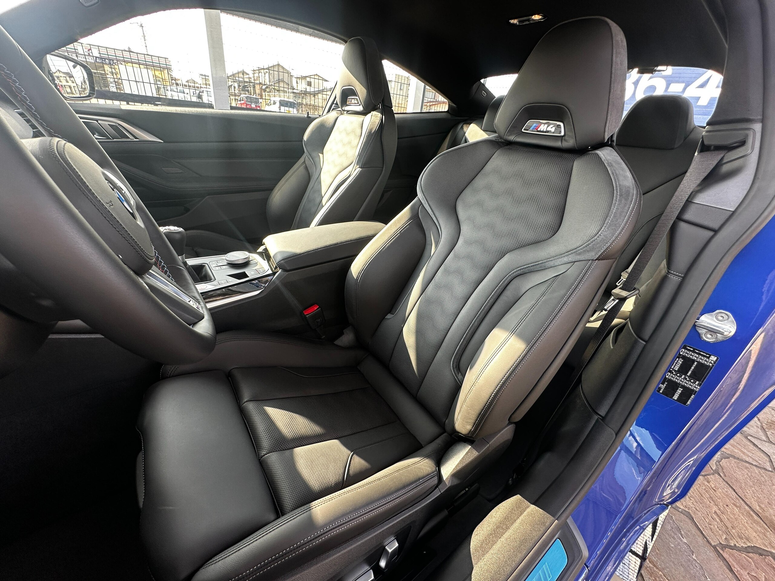 2021 BMW M4 — Photo 18 / 40