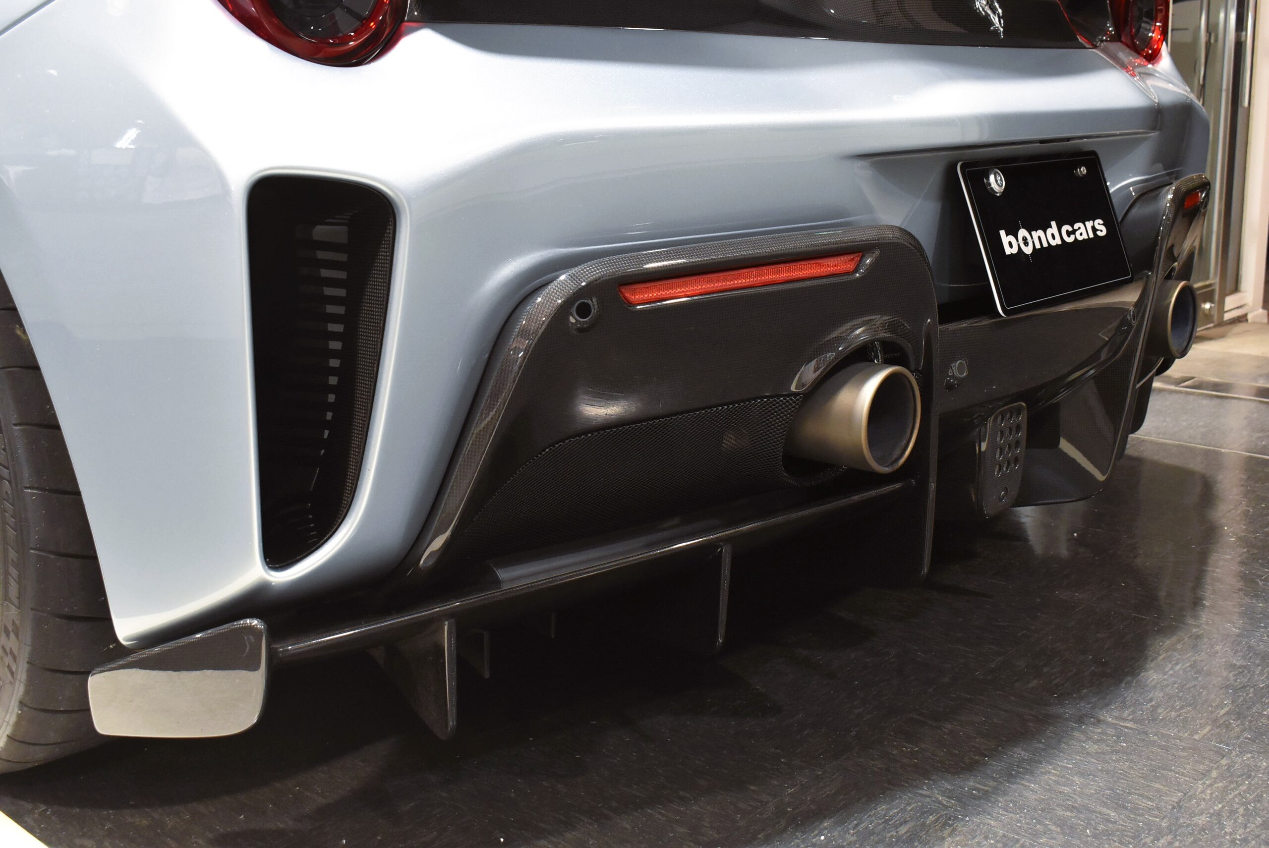 2019 Ferrari 488 Pista — Photo 21 / 28