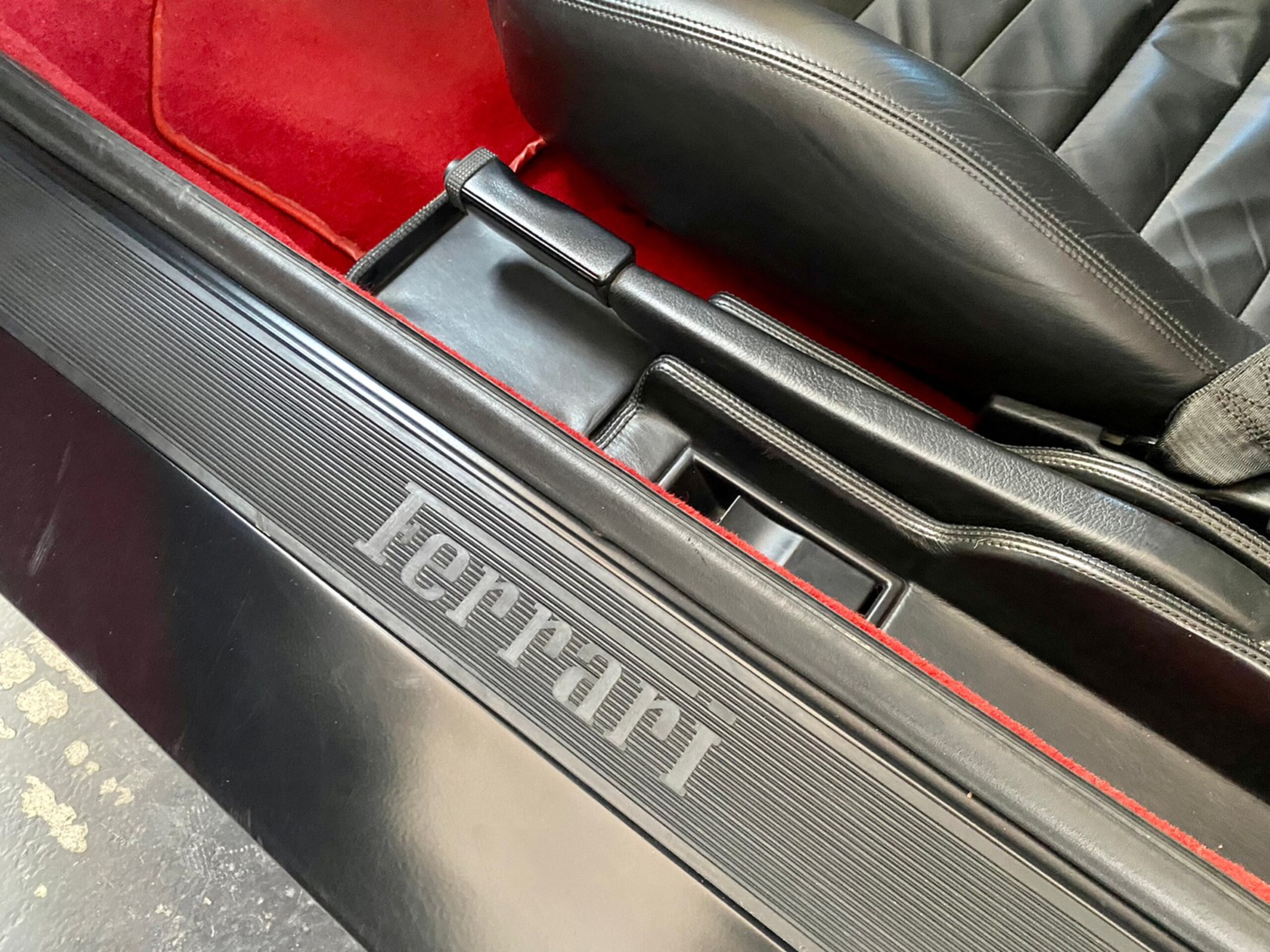 1990 Ferrari 348 TB — Photo 9 / 11