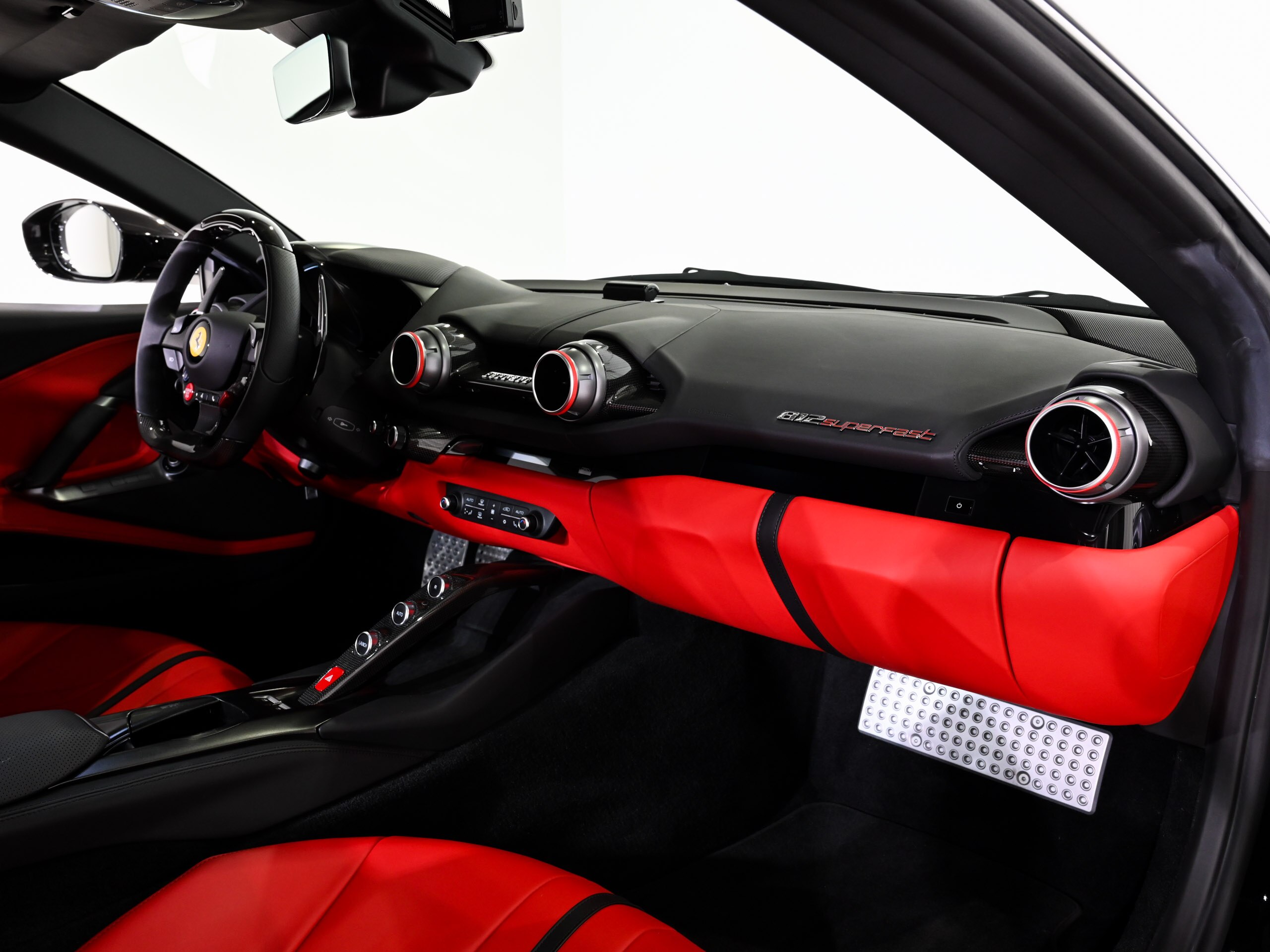 2020 Ferrari 812 Superfast — Photo 14 / 20