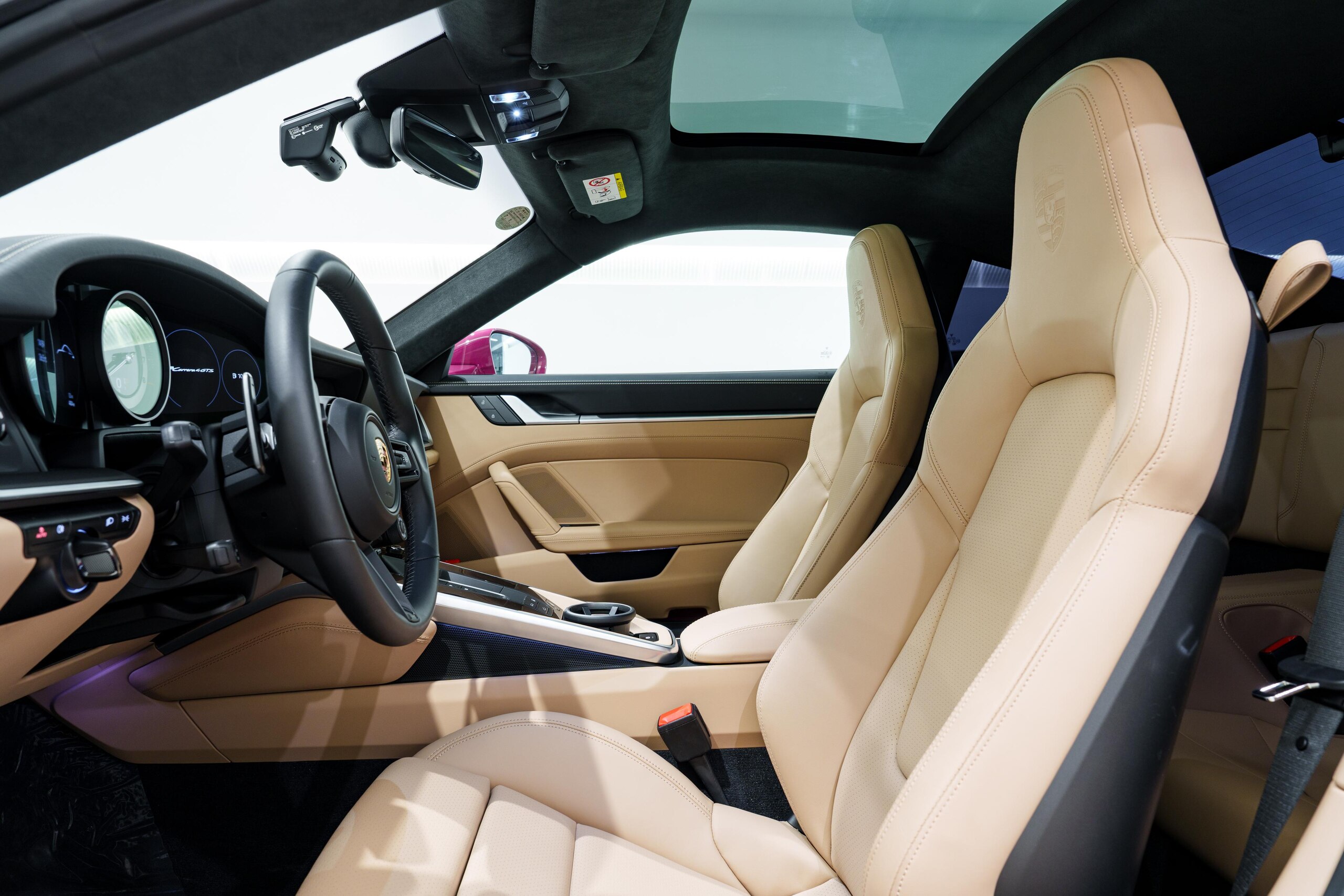 2024 Porsche 911 Carrera 4 GTS — Photo 10 / 23