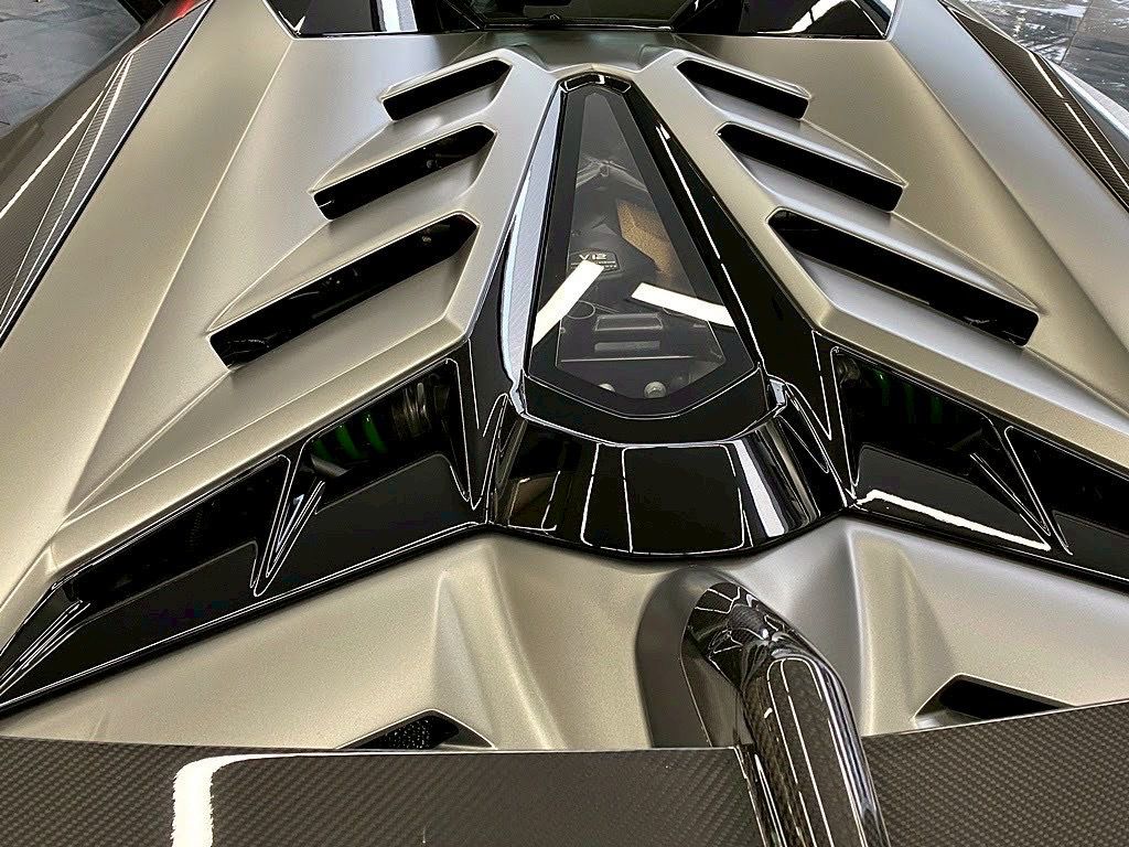 2020 Lamborghini Aventador SVJ Roadster — Photo 21 / 24