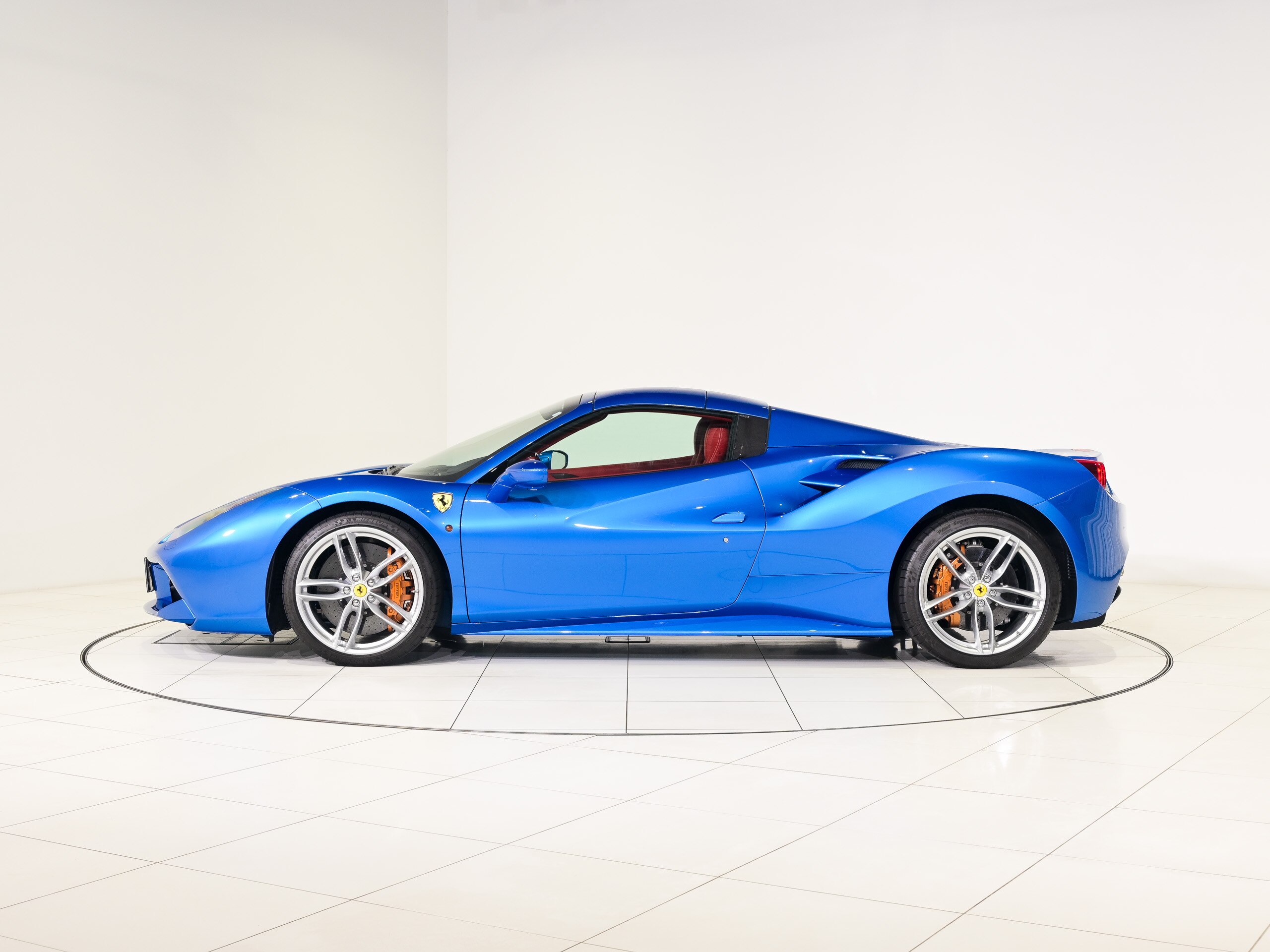 2018 Ferrari 488 Spider — Photo 9 / 22