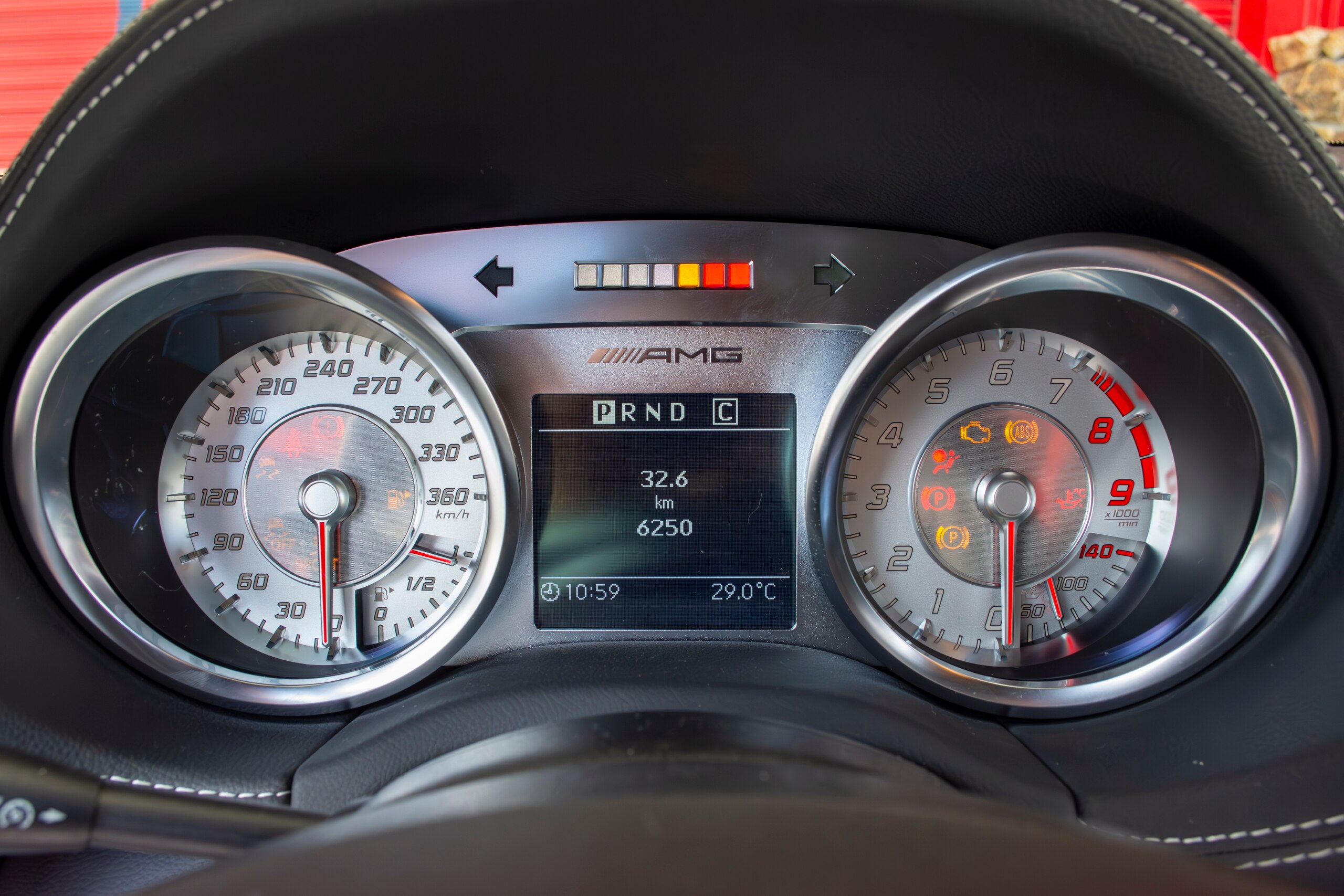 2010 Mercedes Benz SLS AMG — Photo 12 / 23