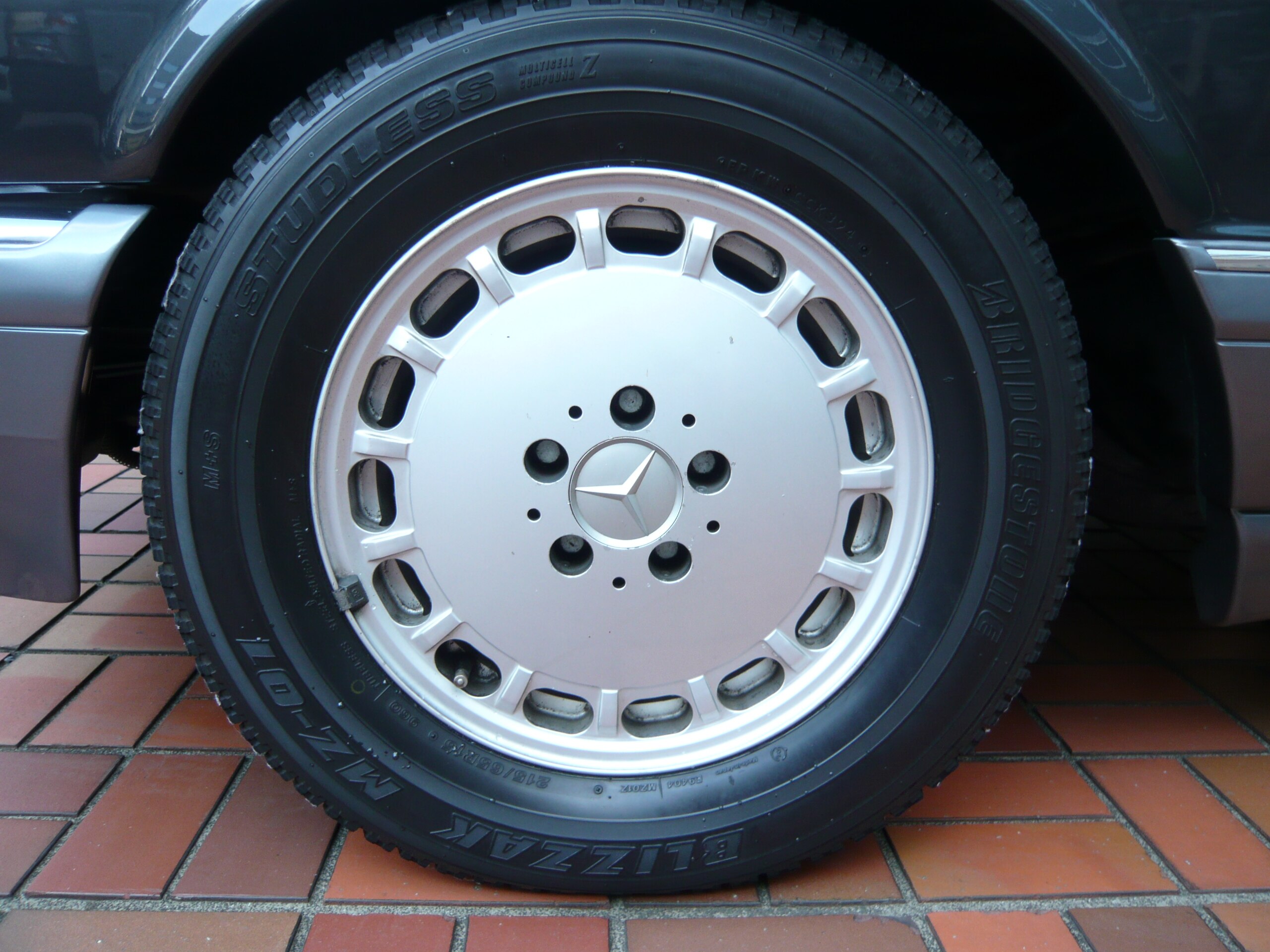 1990 Mercedes Benz 560SEC — Photo 17 / 19