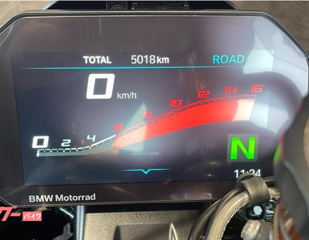 2022 BMW M1000RR M Competition — Photo 13 / 18