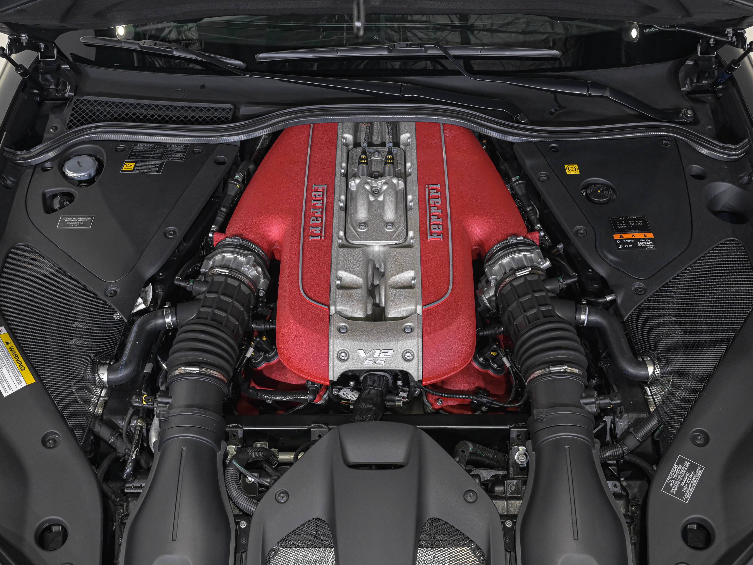 2020 Ferrari 812 Superfast — Photo 31 / 38