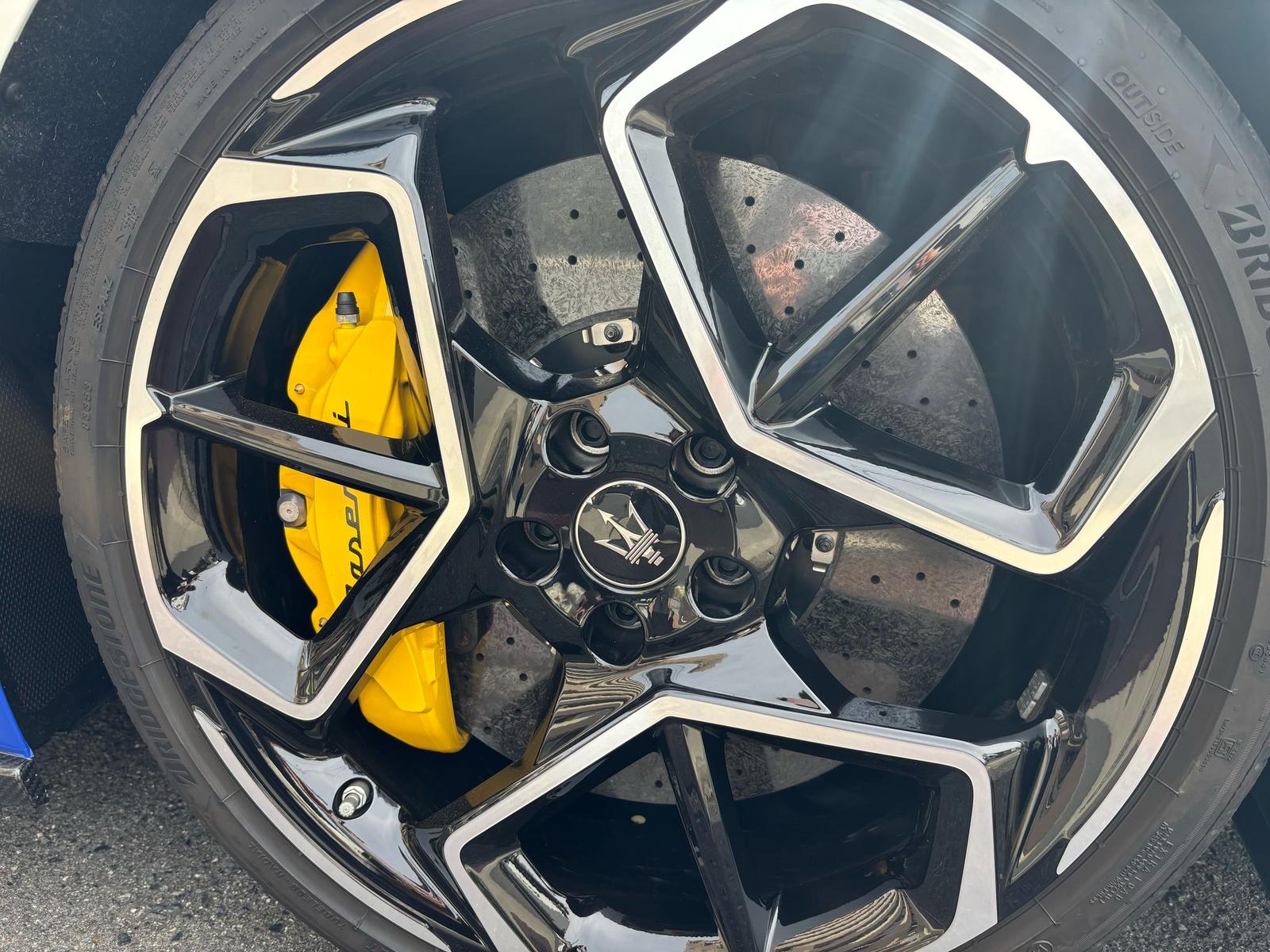 2022 Maserati MC20 — Photo 12 / 15