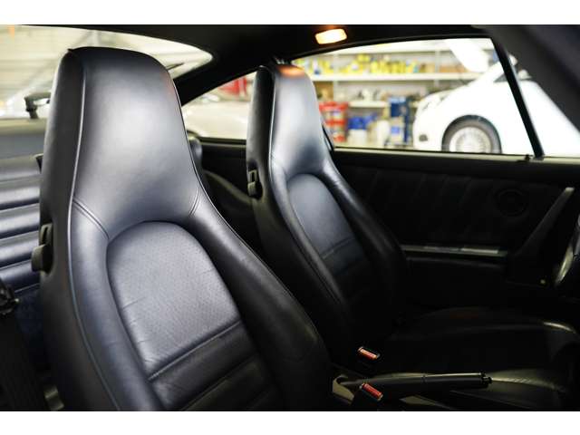 1992 Porsche 911 Carrera 2 — Photo 11 / 13