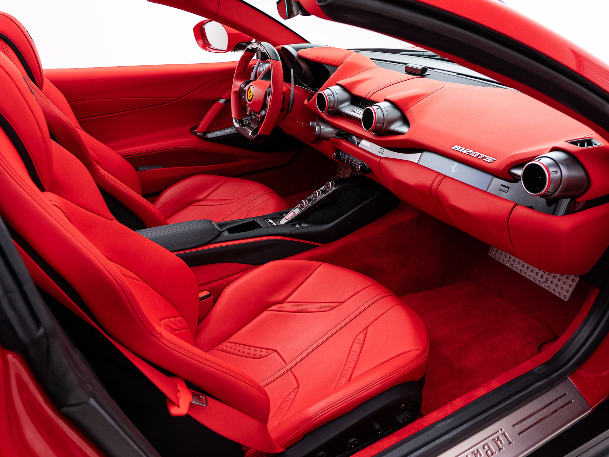 2021 Ferrari 812GTS — Photo 38 / 55