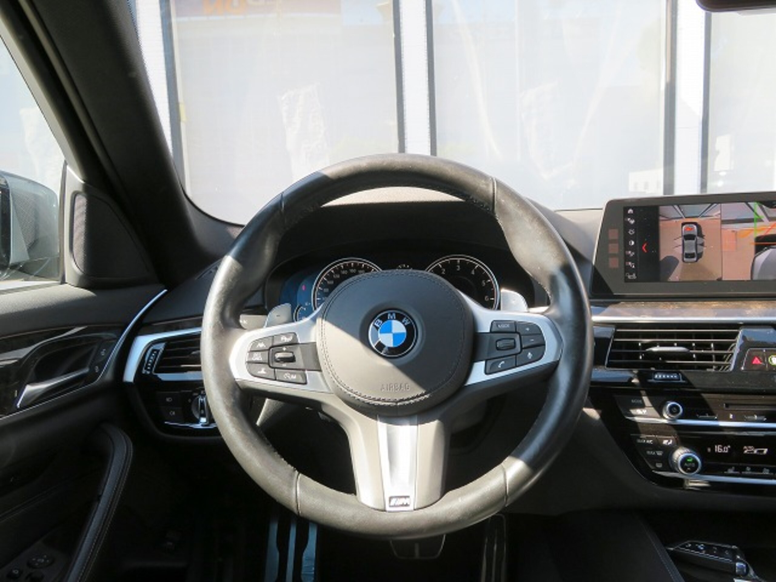 2017 BMW 530i M Sport — Photo 9 / 22