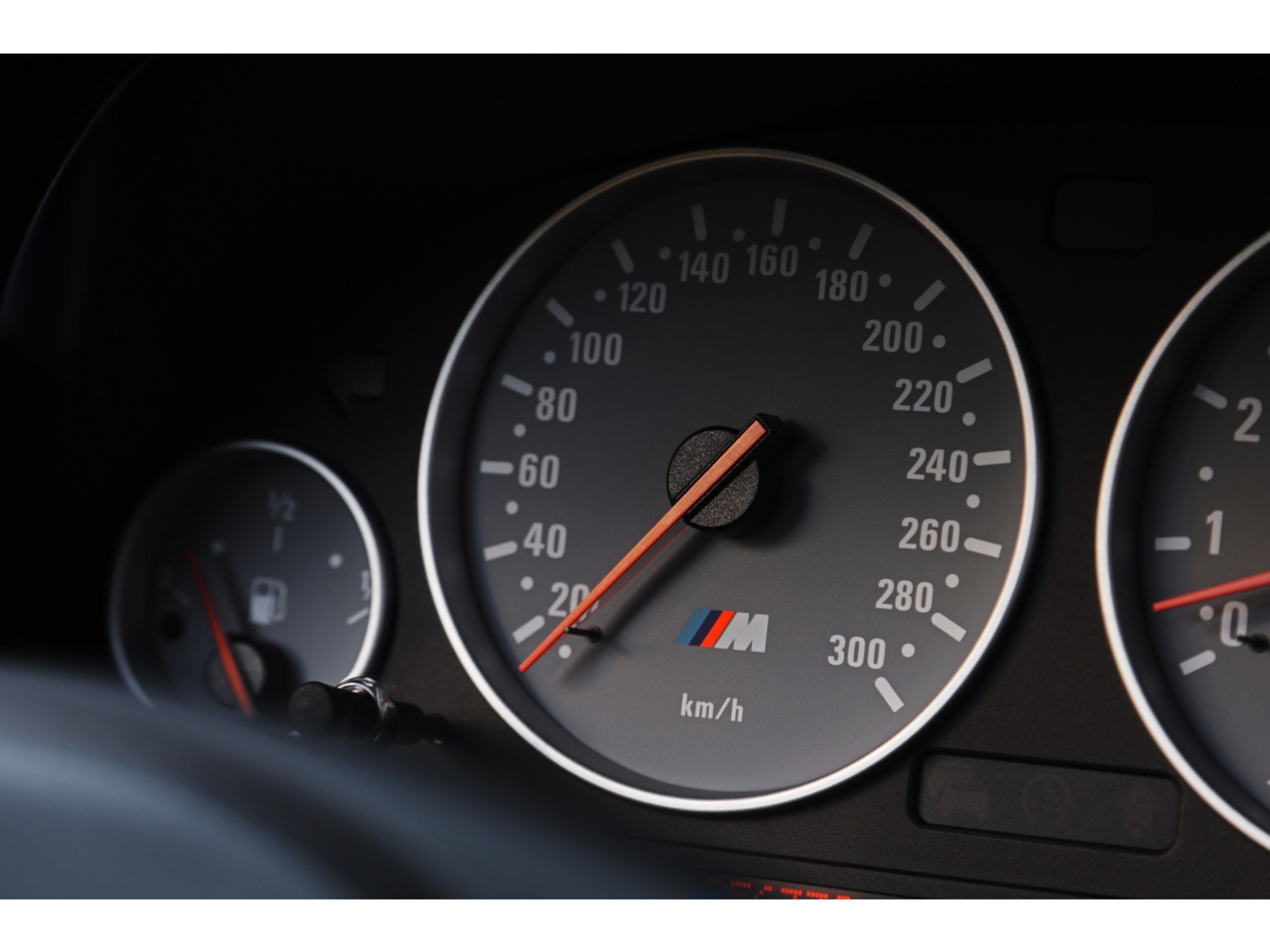 2002 BMW M5 — Photo 10 / 19