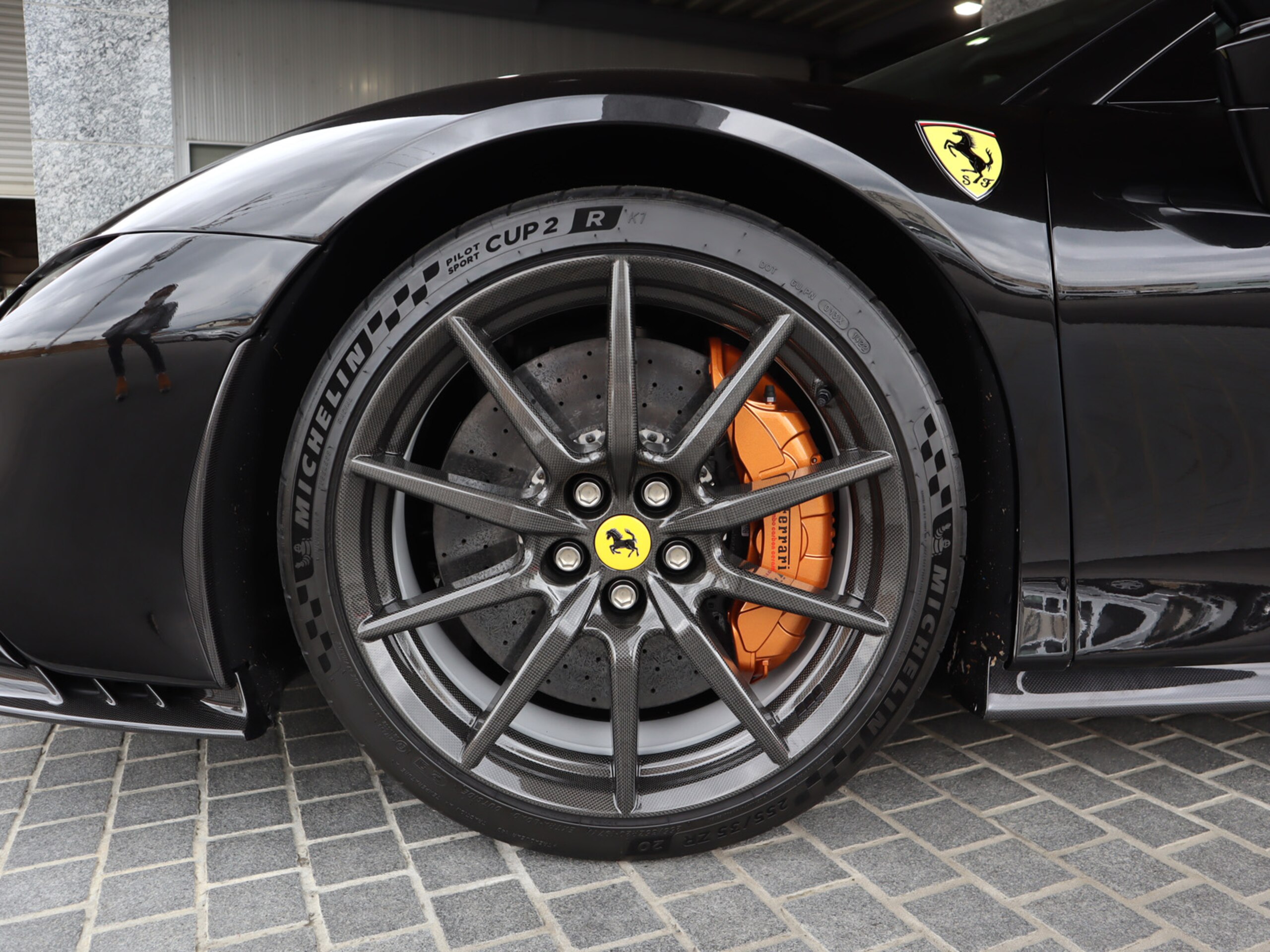 2023 Ferrari SF90 Spider — Photo 13 / 15