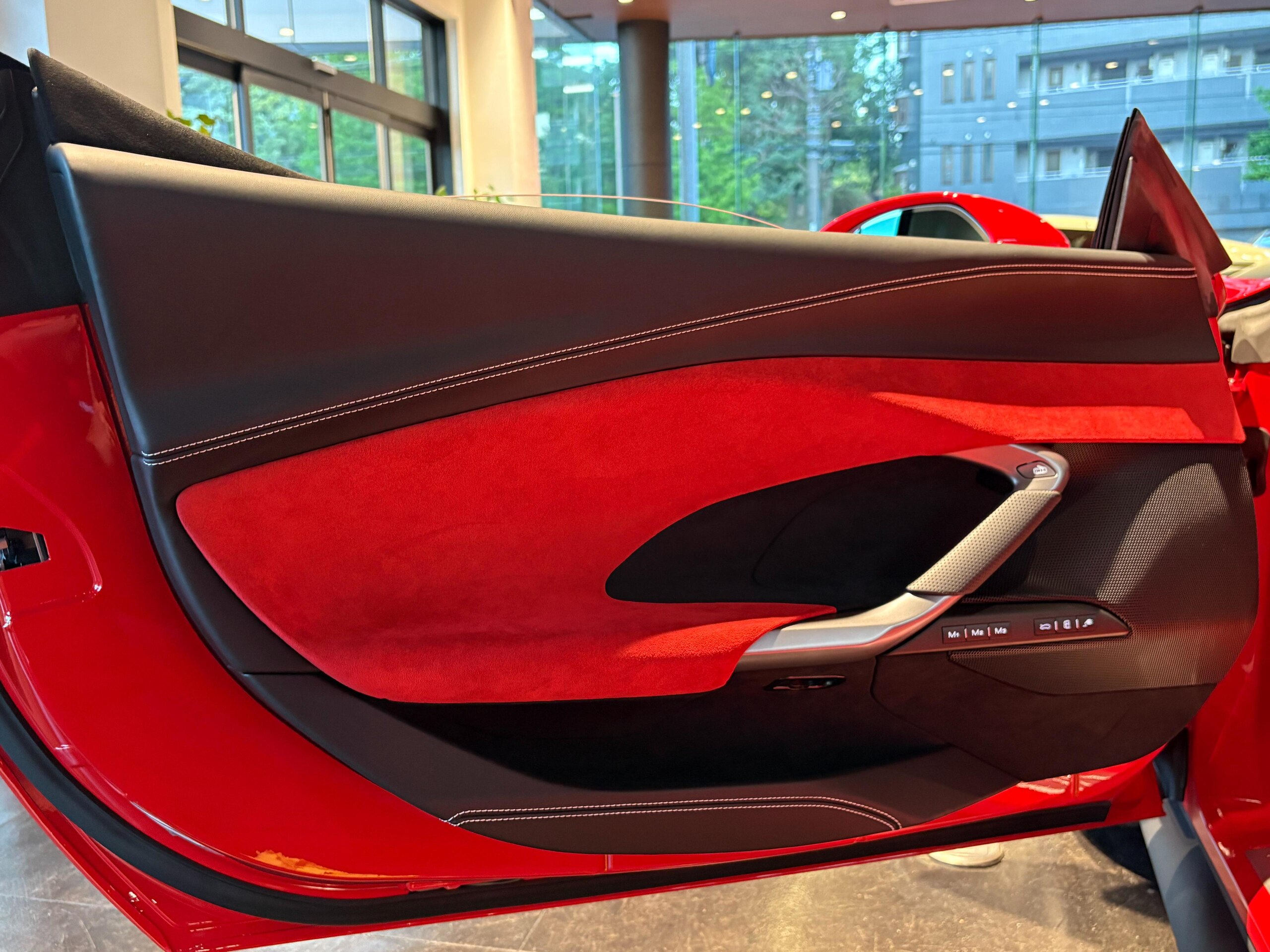 2025 Ferrari 296GTS — Photo 15 / 19