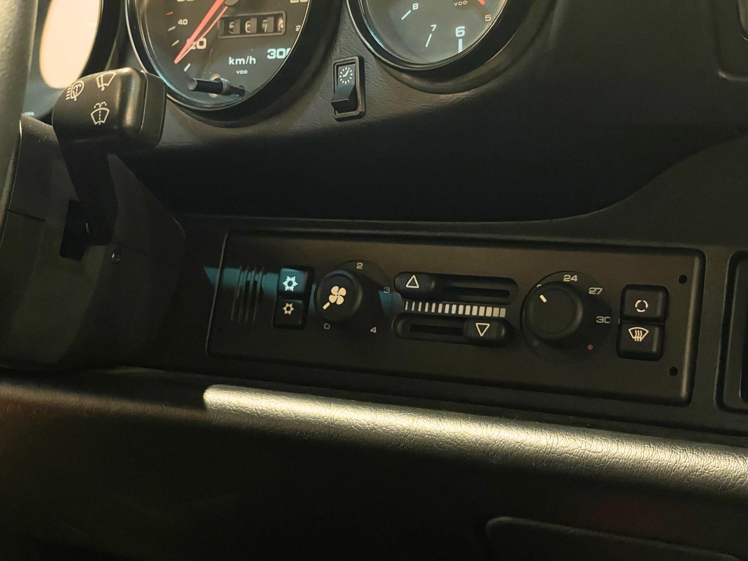 1996 Porsche 911 Carrera — Photo 10 / 18