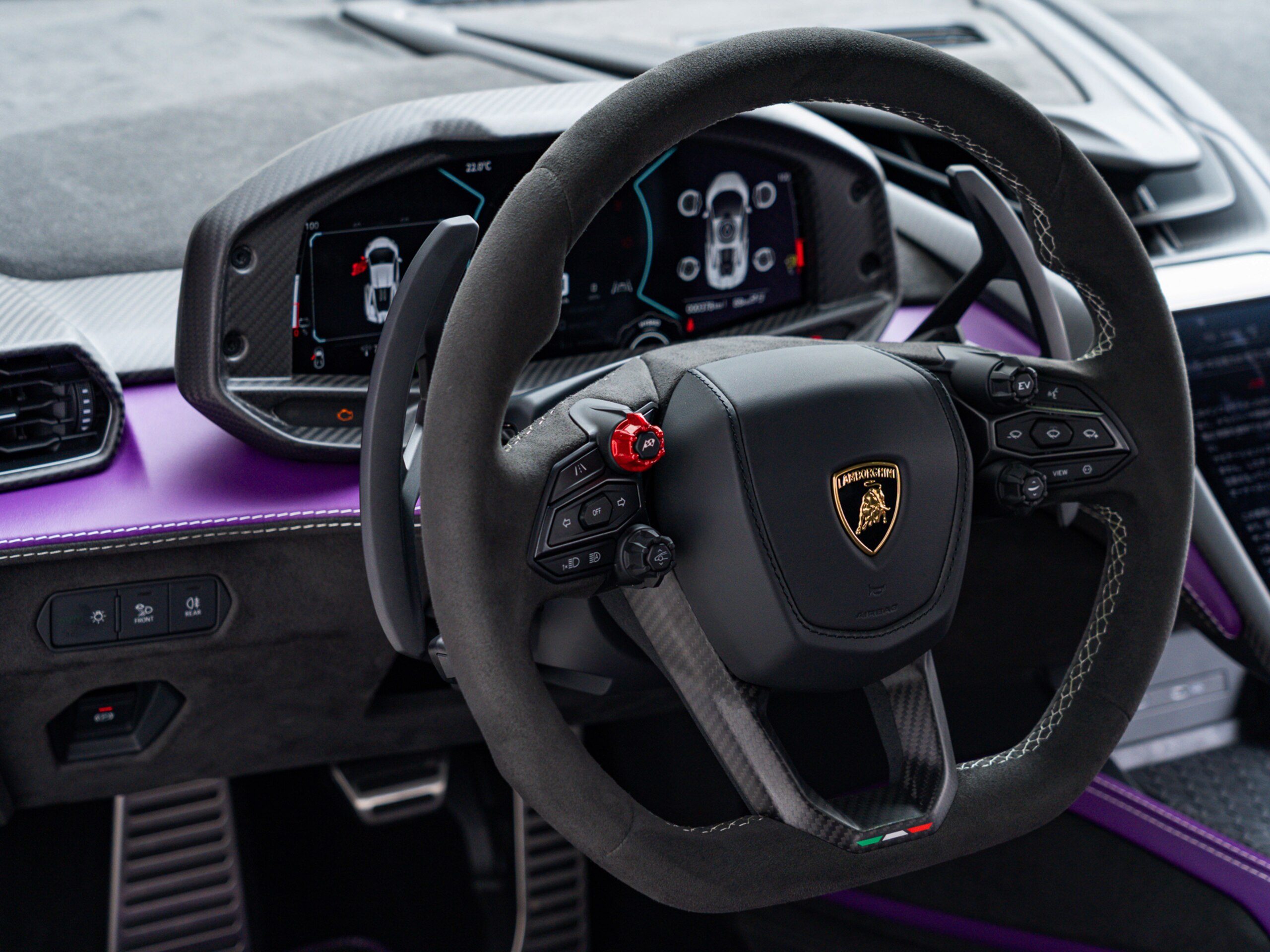 2024 Lamborghini Revuelto — Photo 10 / 23