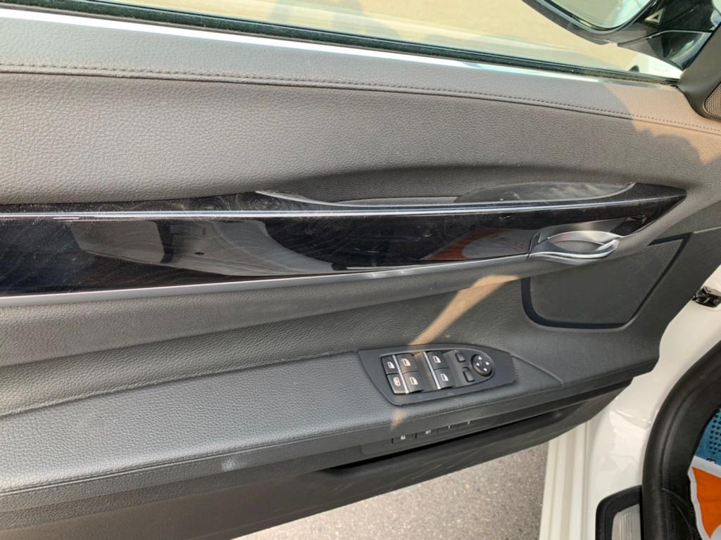2015 BMW 740i M Sport — Photo 23 / 27