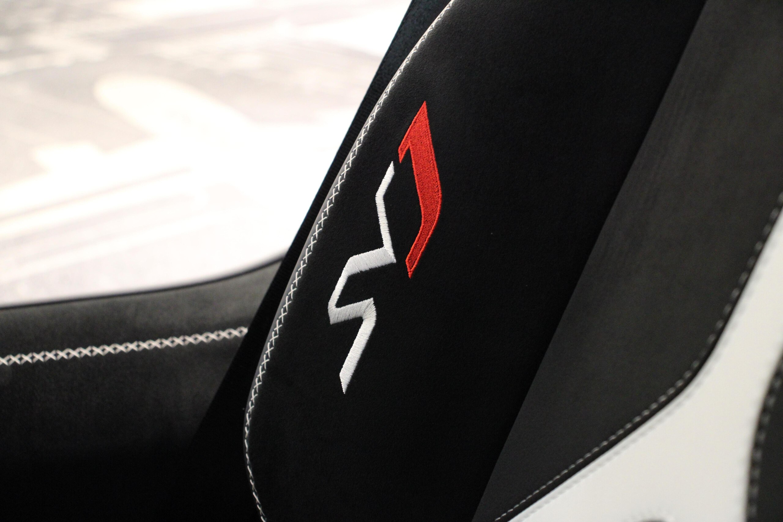 2019 Lamborghini Aventador SVJ — Photo 10 / 24