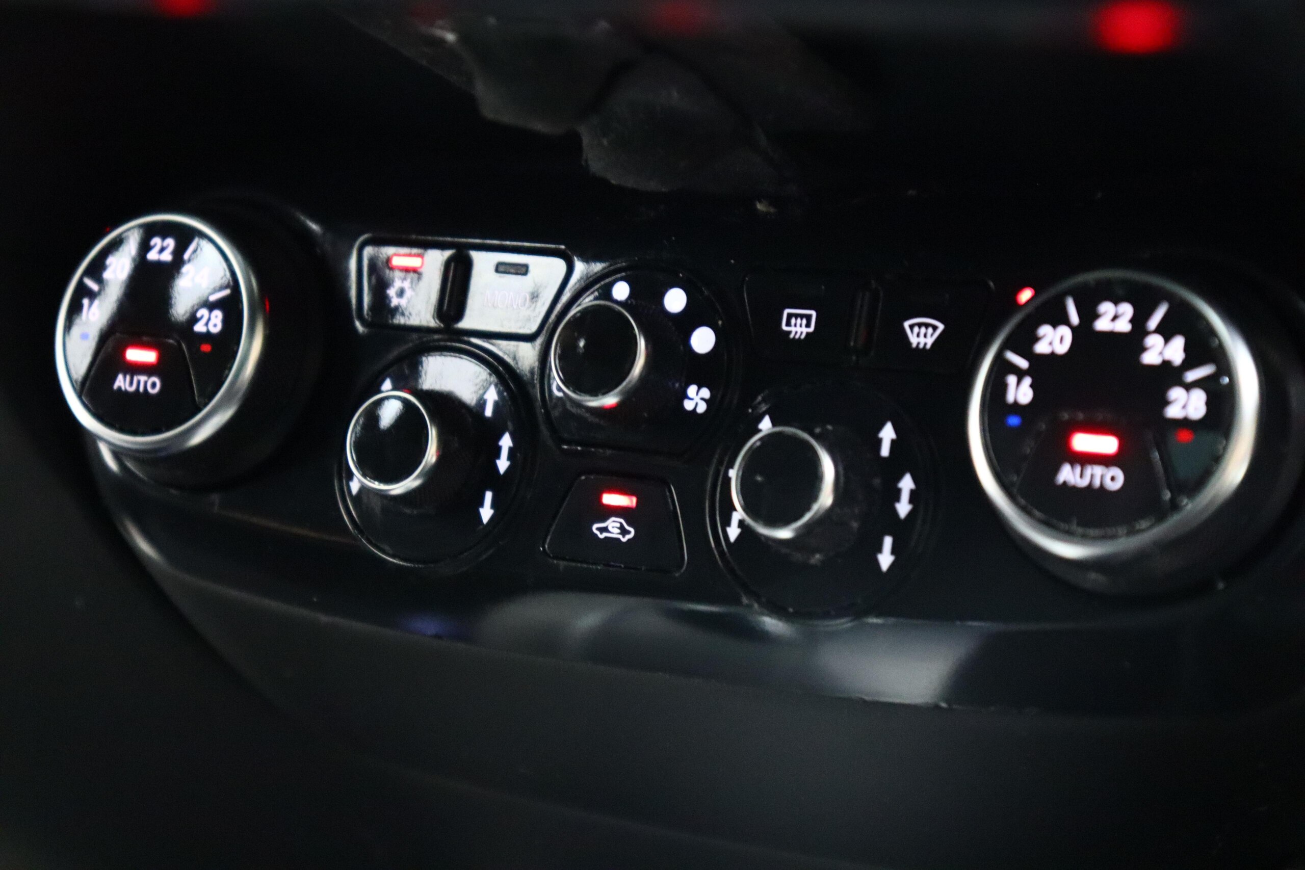 2012 Ferrari F12 Berlinetta — Photo 12 / 16