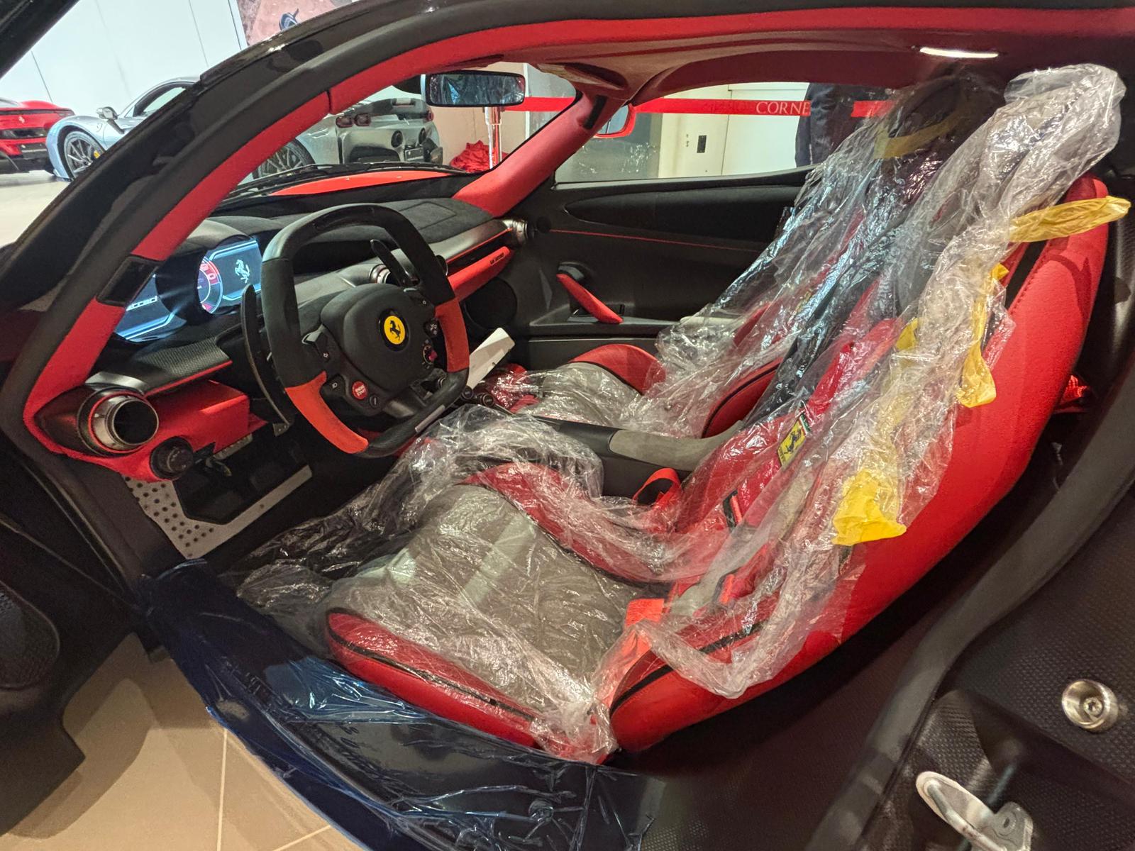 2018 Ferrari LaFerrari — Photo 12 / 18