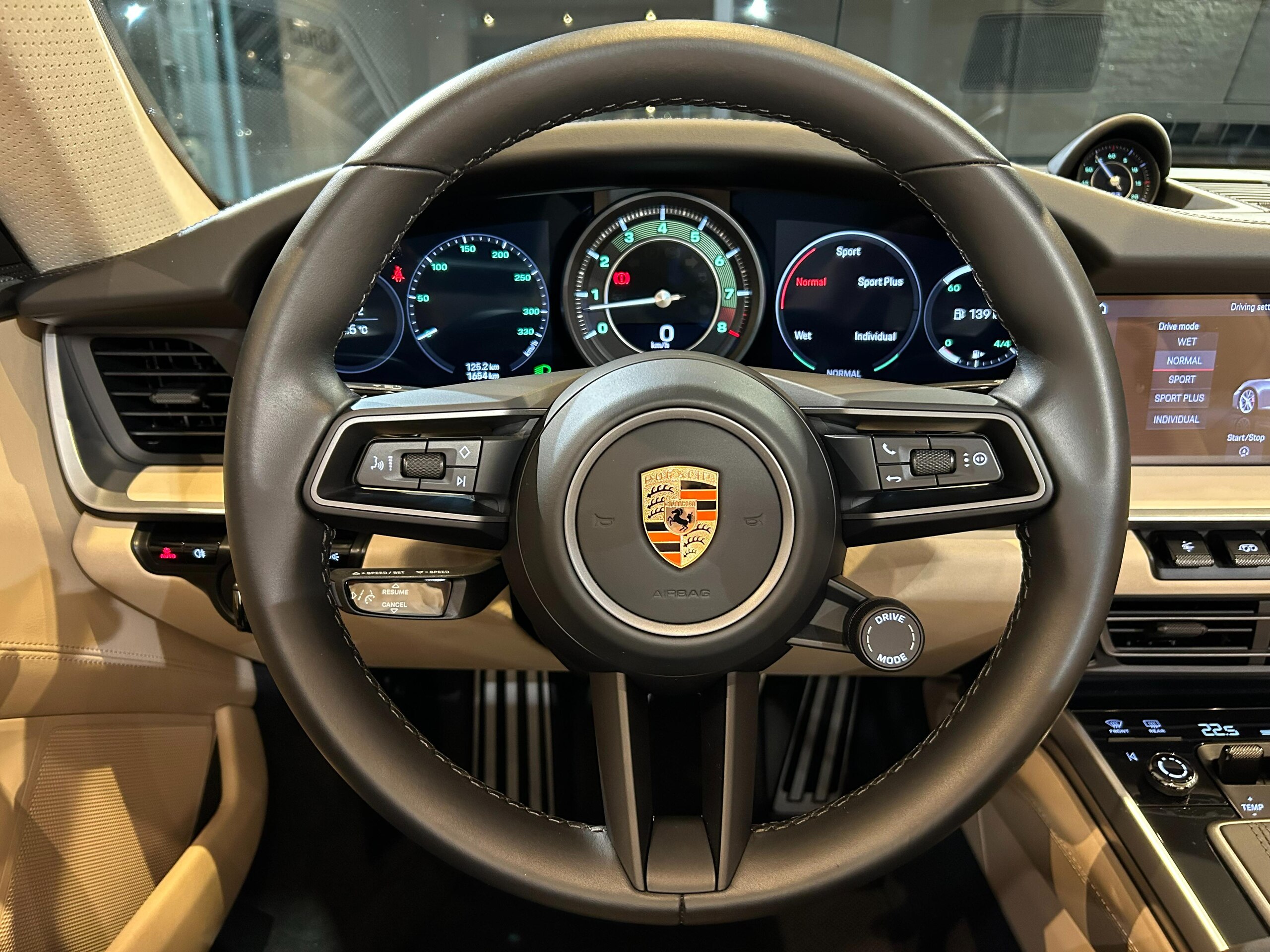 2020 Porsche 911 Targa 4S — Photo 9 / 78