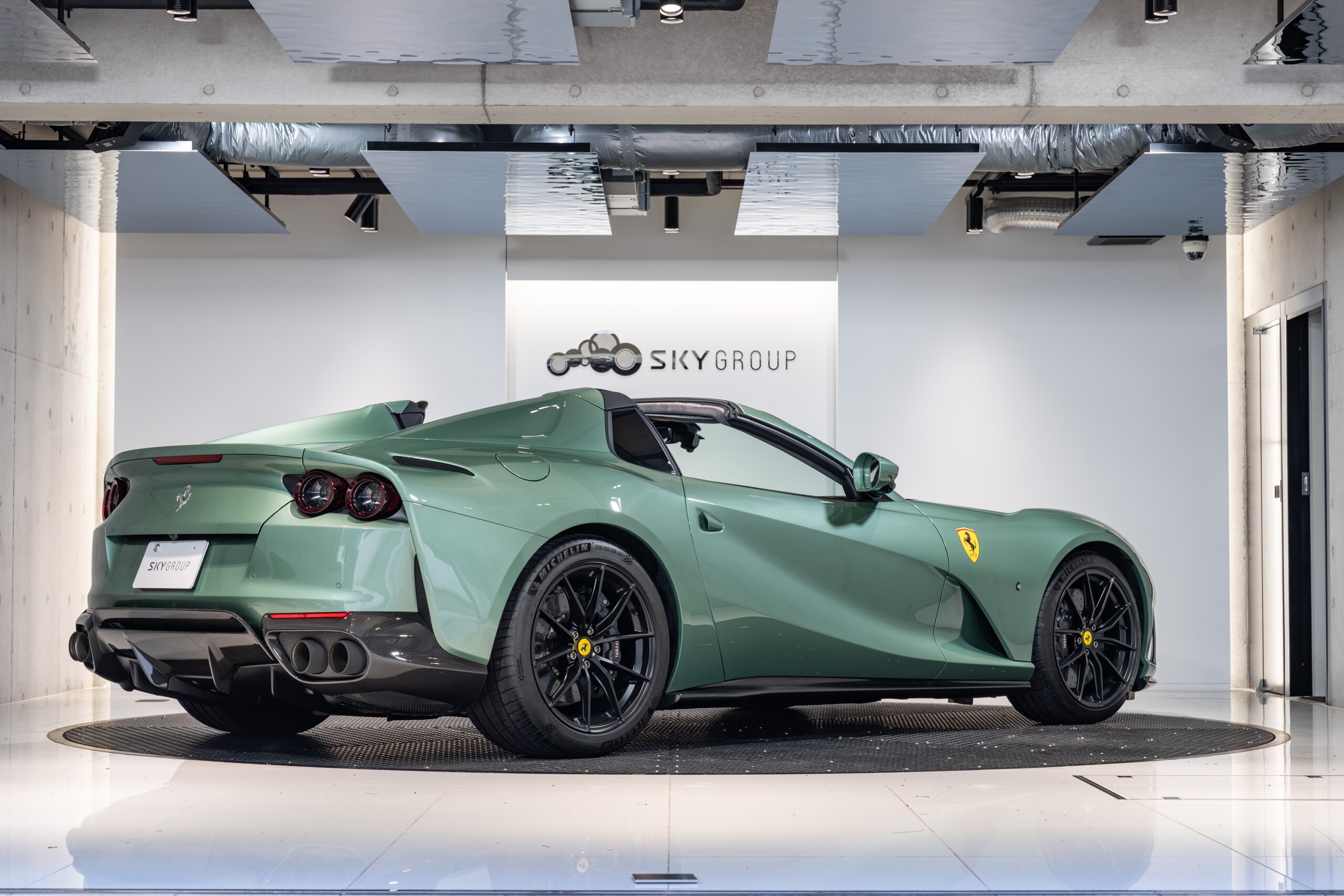 2021 Ferrari 812GTS — Photo 6 / 25