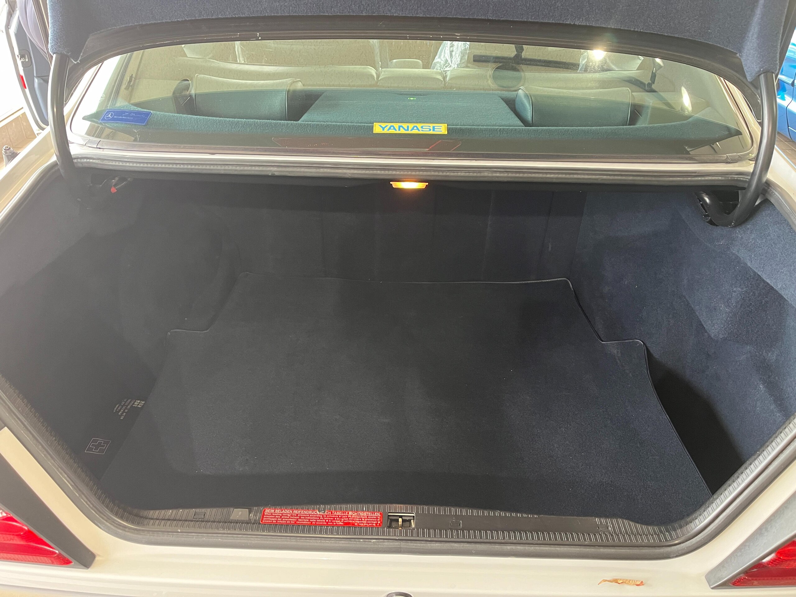 1991 Mercedes Benz 300CE-24 — Photo 18 / 18