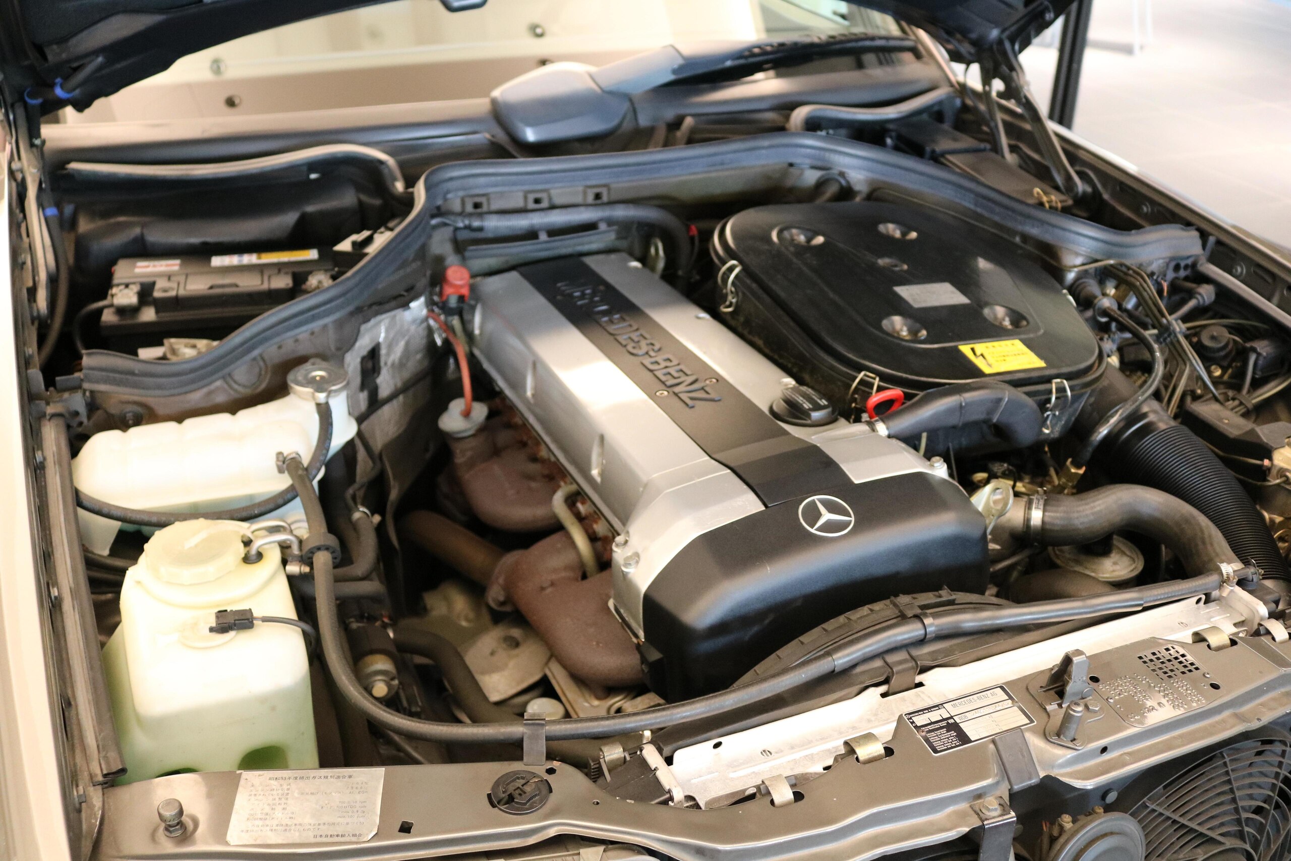 1991 Mercedes Benz 300CE-24 — Photo 18 / 19