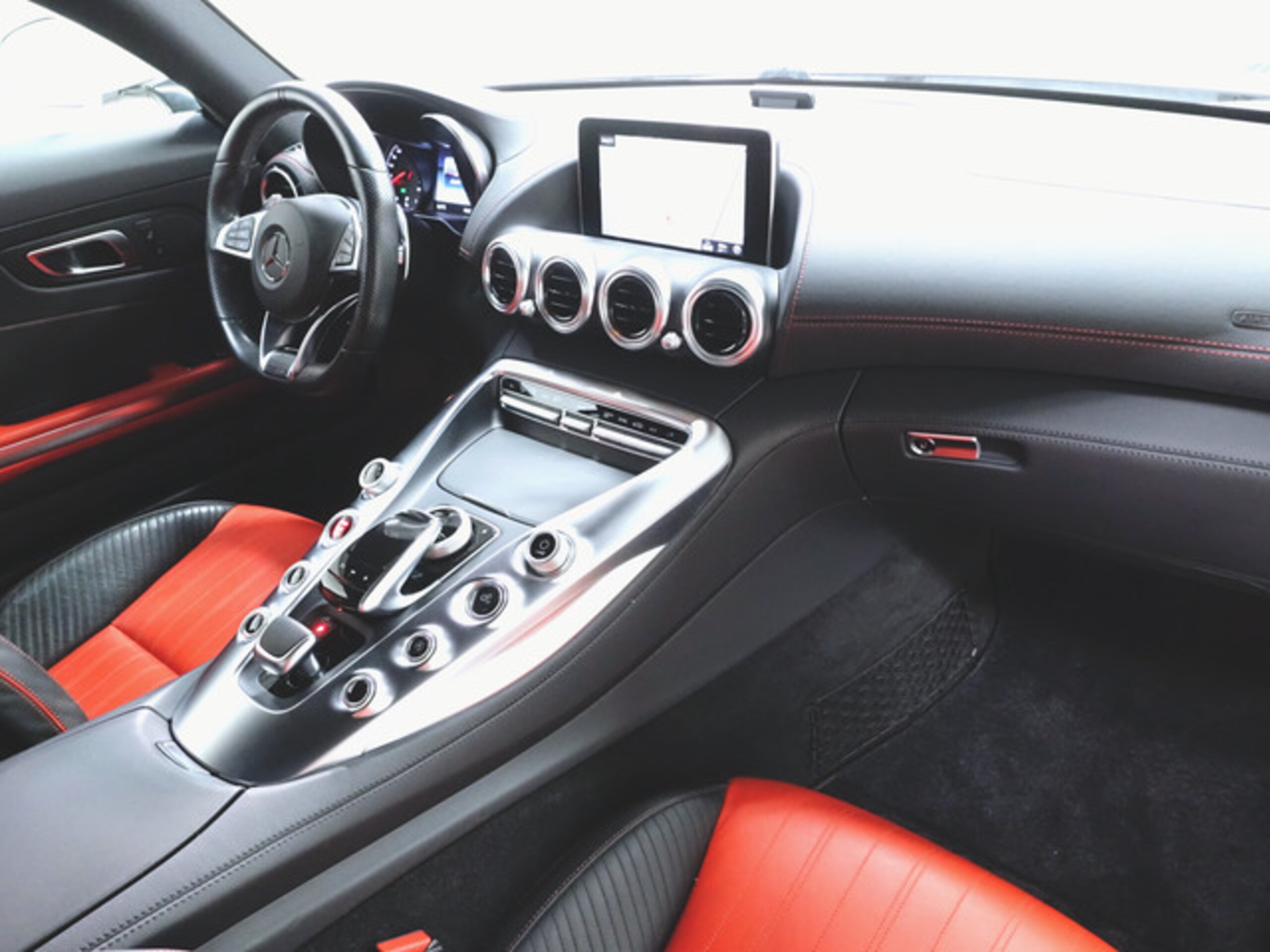 2018 Mercedes Benz AMG GT — Photo 13 / 19