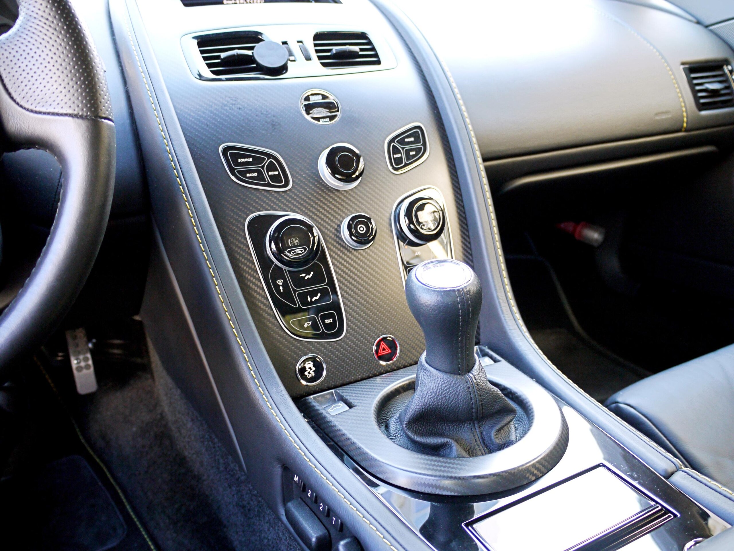 2016 Aston Martin V8 Vantage N430 — Photo 10 / 14