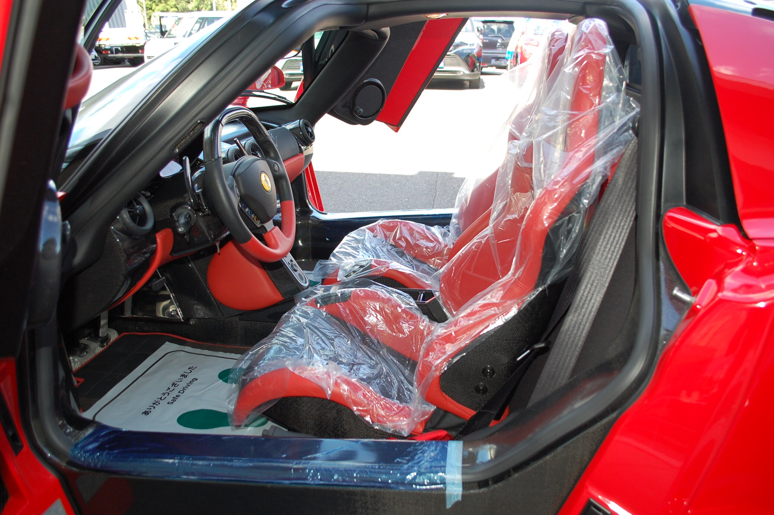 2004 Ferrari Enzo — Photo 9 / 16