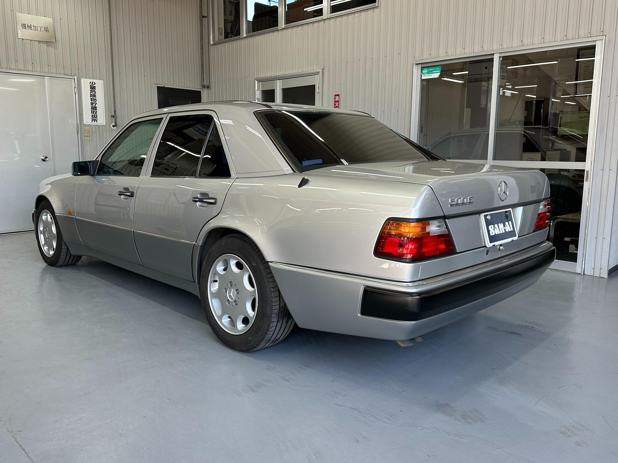 1993 Mercedes Benz 500E — Photo 6 / 22