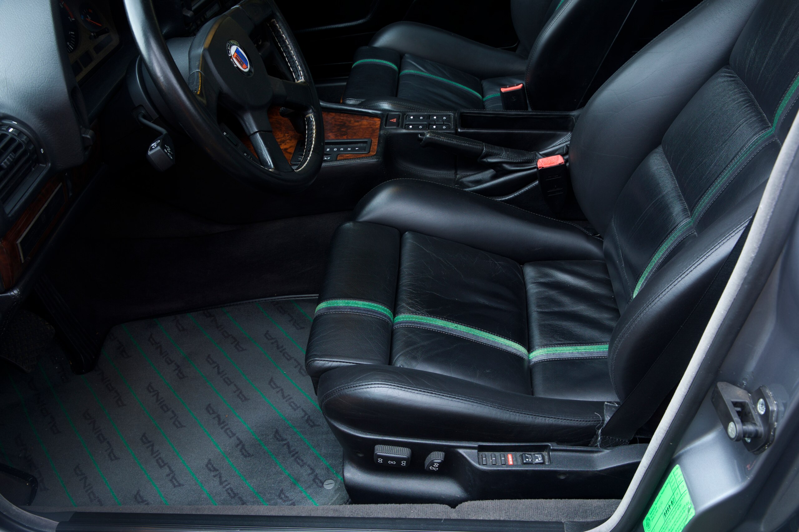 1991 BMW Alpina B12 5.0 — Photo 8 / 12