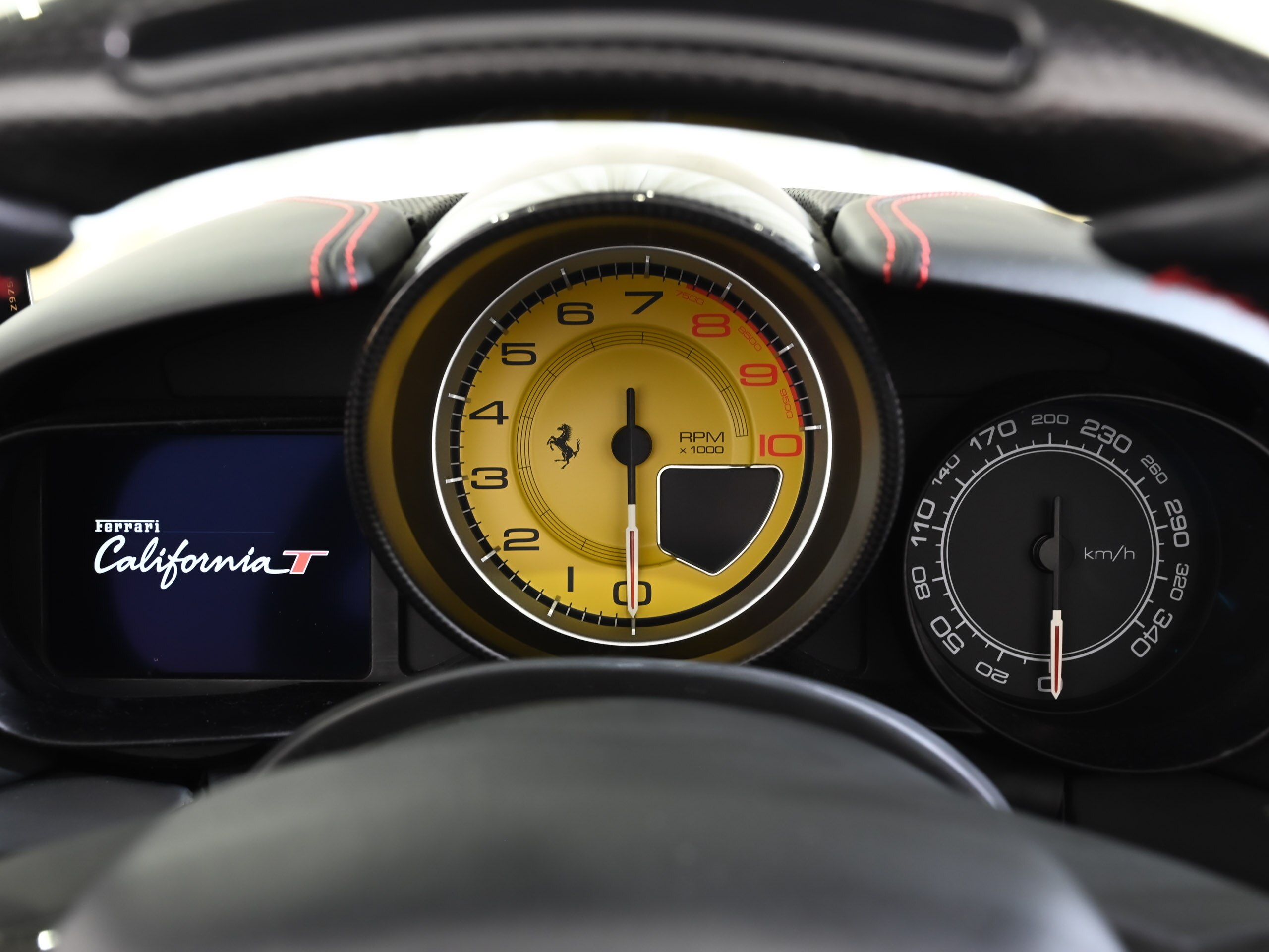 2016 Ferrari California T — Photo 11 / 23