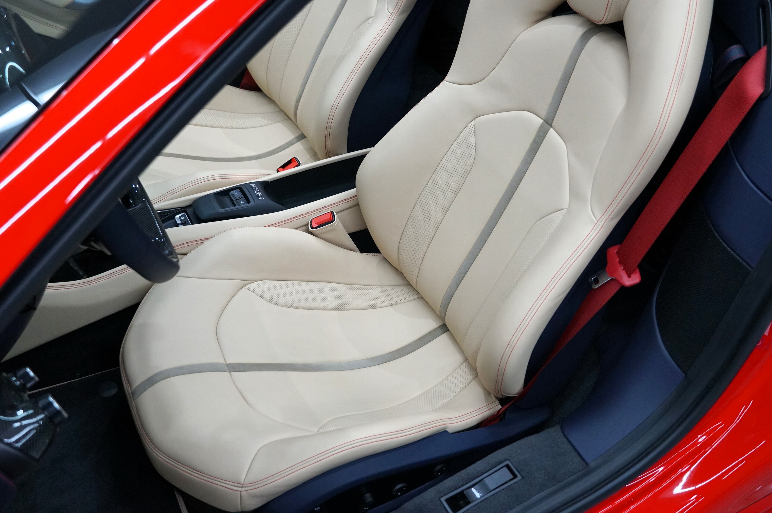 2022 Ferrari F8 Spider — Photo 27 / 52