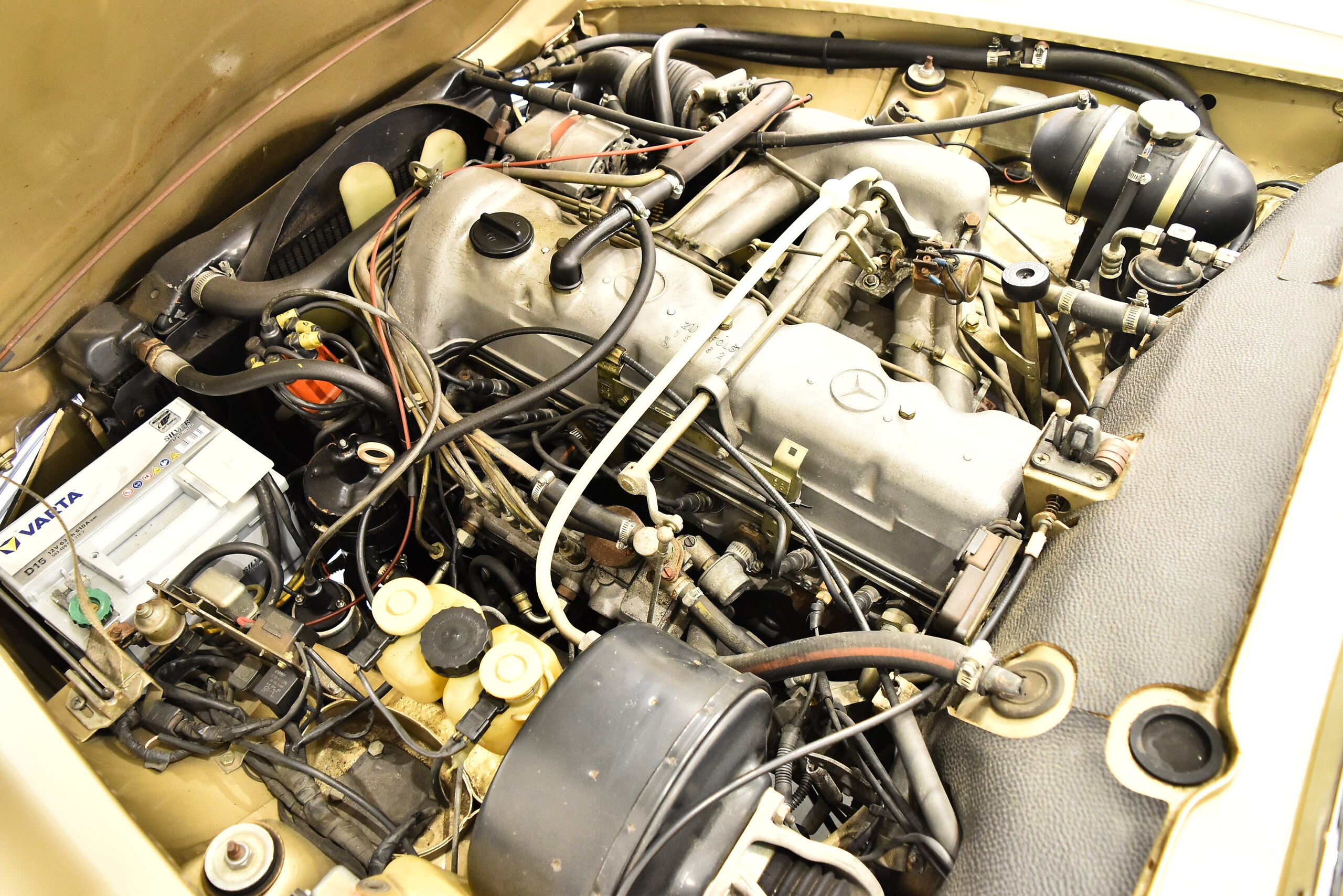 1970 Mercedes Benz 280SL — Photo 15 / 16