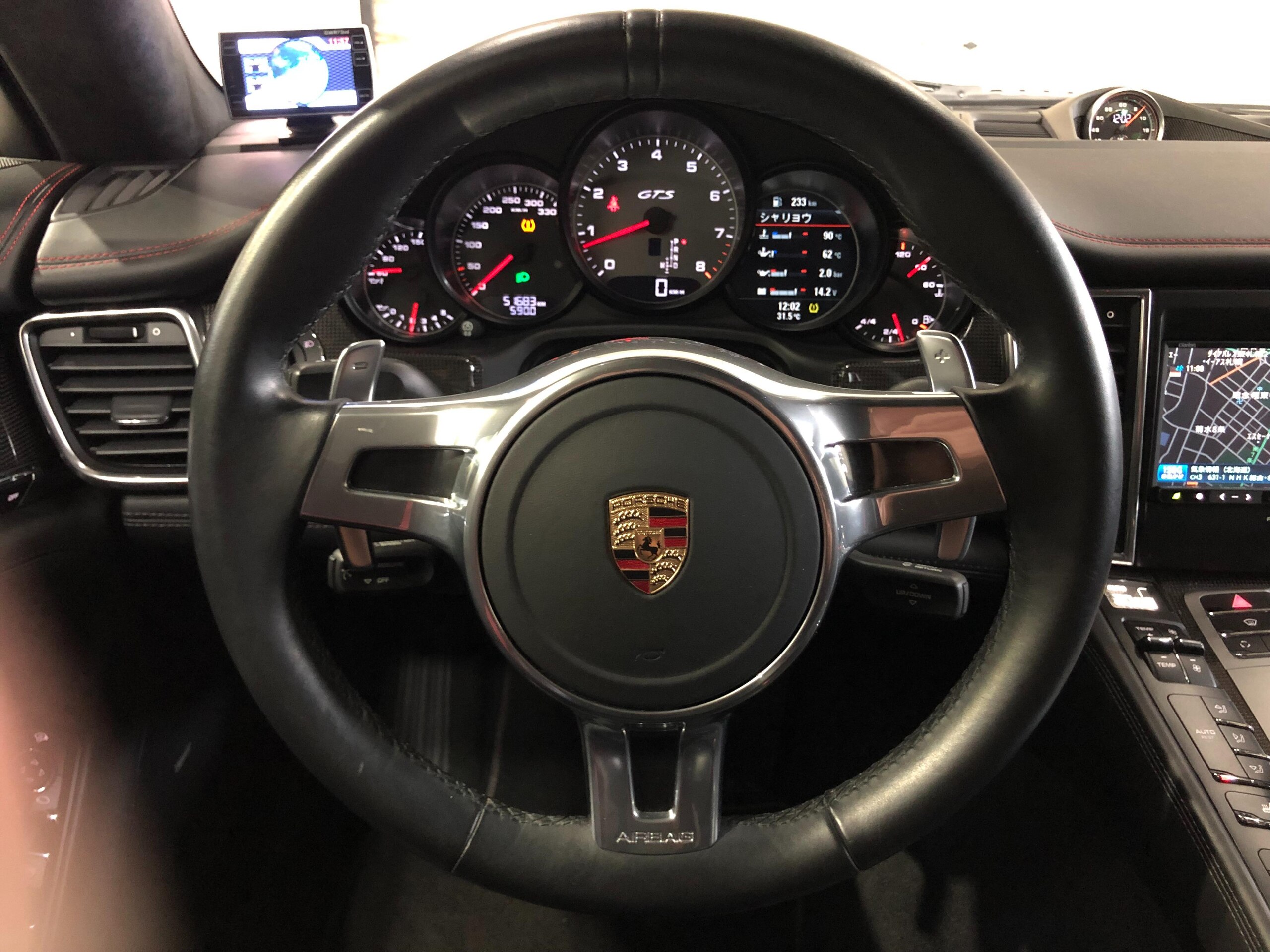 2012 Porsche Panamera GTS — Photo 17 / 32