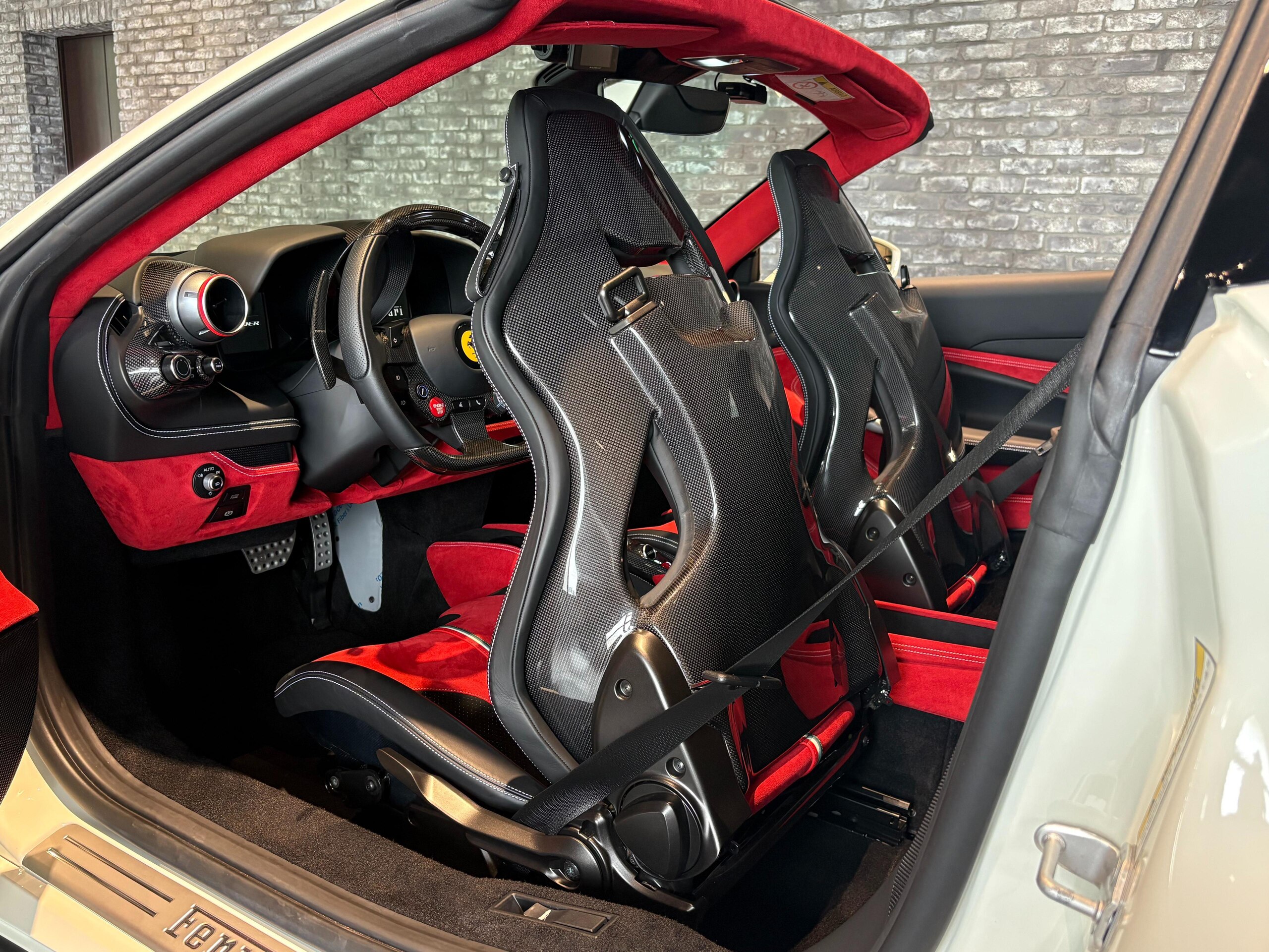 2022 Ferrari F8 Spider — Photo 16 / 23