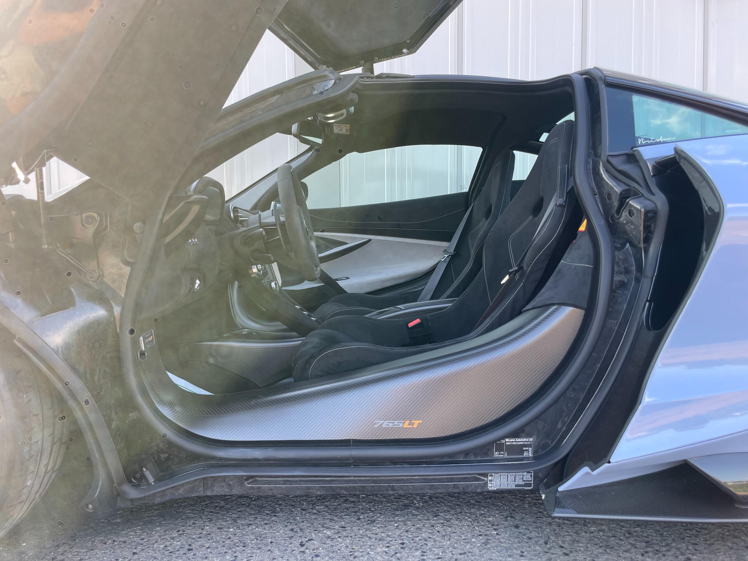 2021 McLaren 765LT — Photo 17 / 18