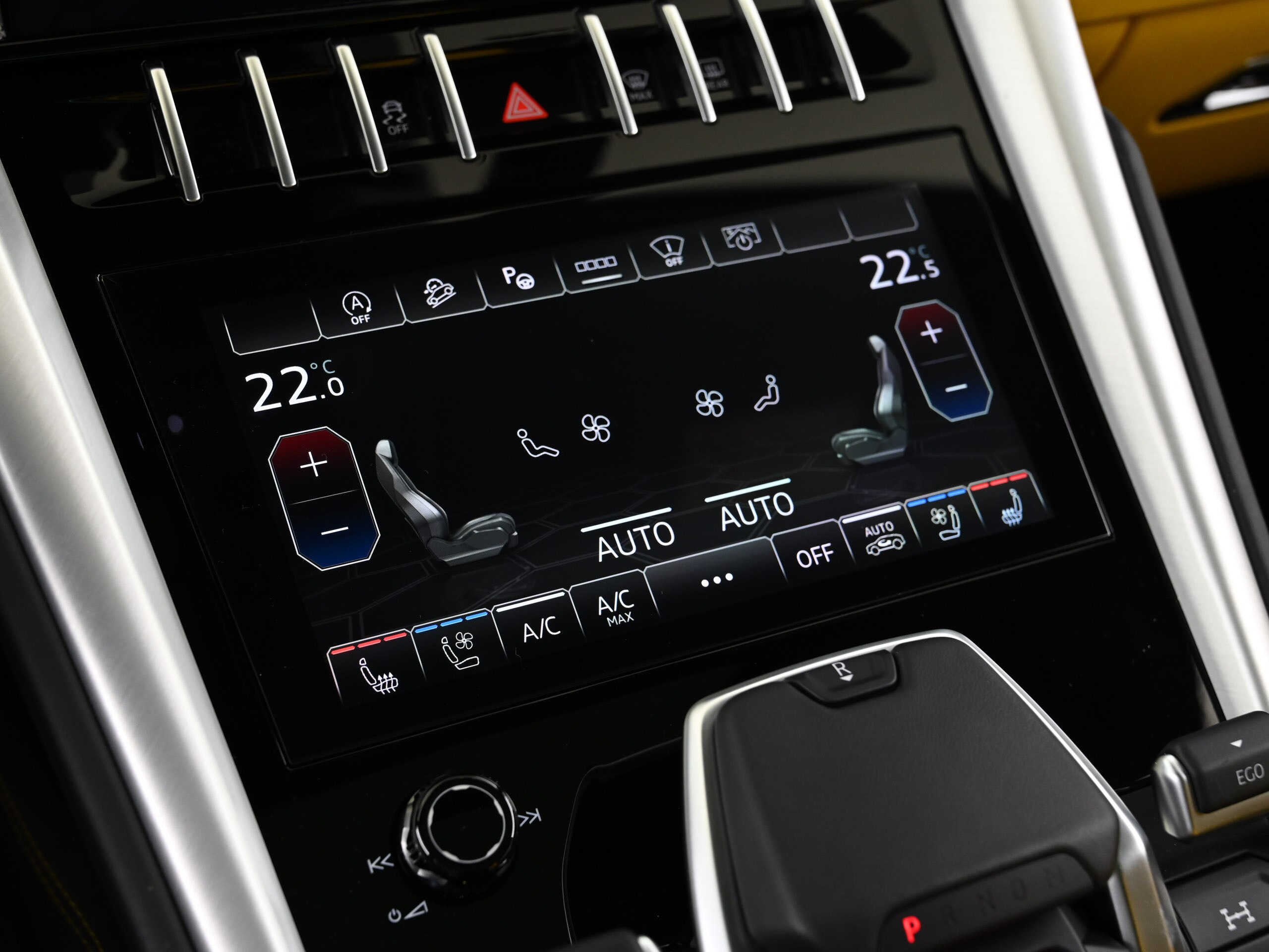 2022 Lamborghini Urus — Photo 12 / 21