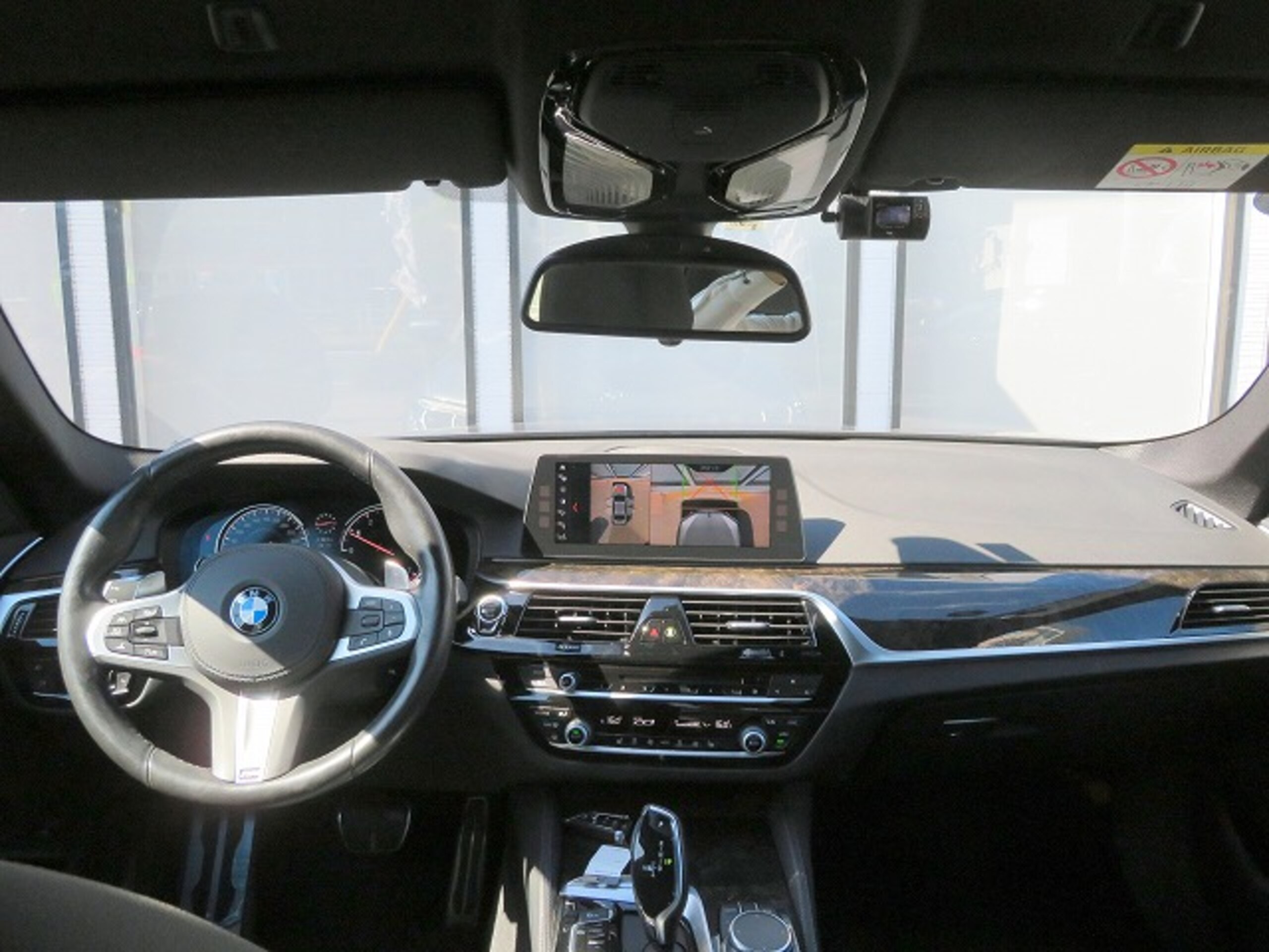 2017 BMW 530i M Sport — Photo 8 / 22