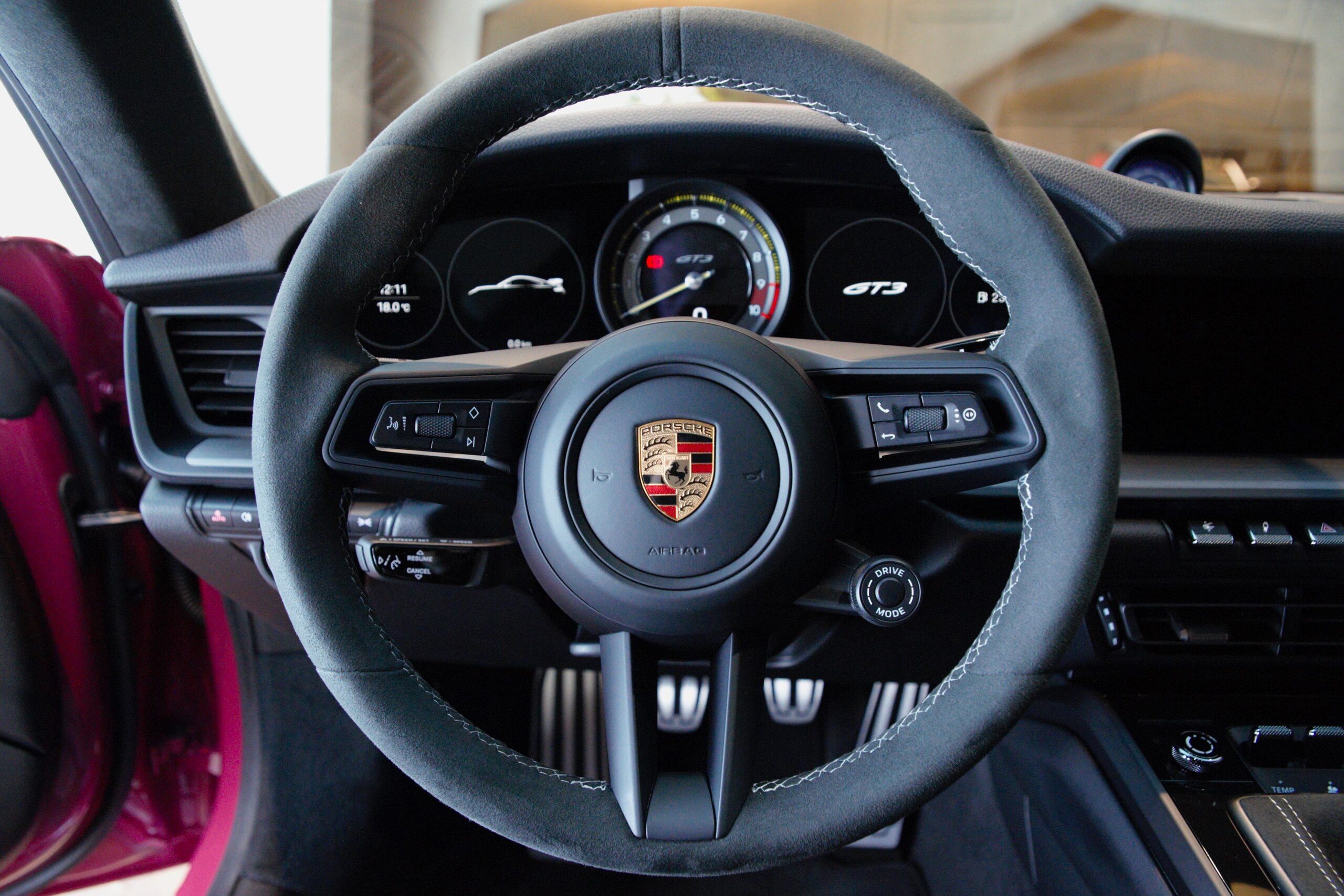2024 Porsche 911 GT3 — Photo 9 / 16