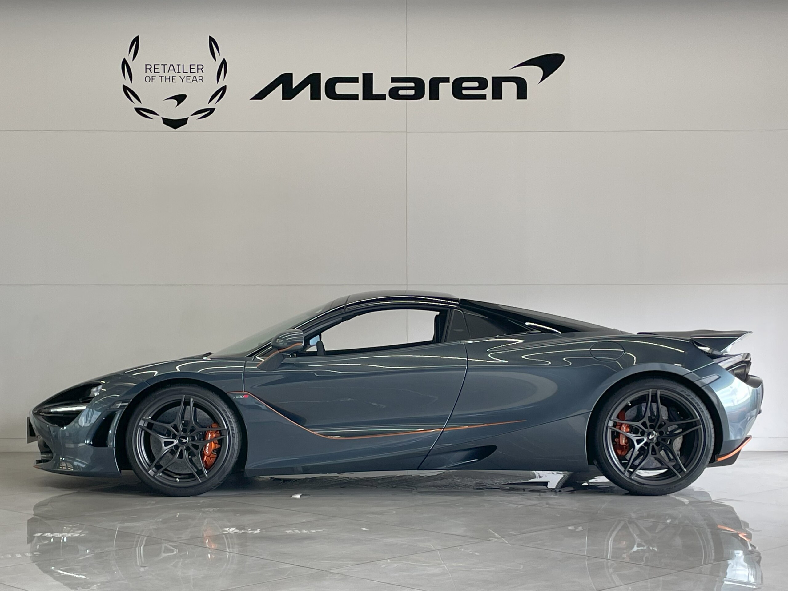 2019 McLaren 720S Spider — Photo 6 / 18