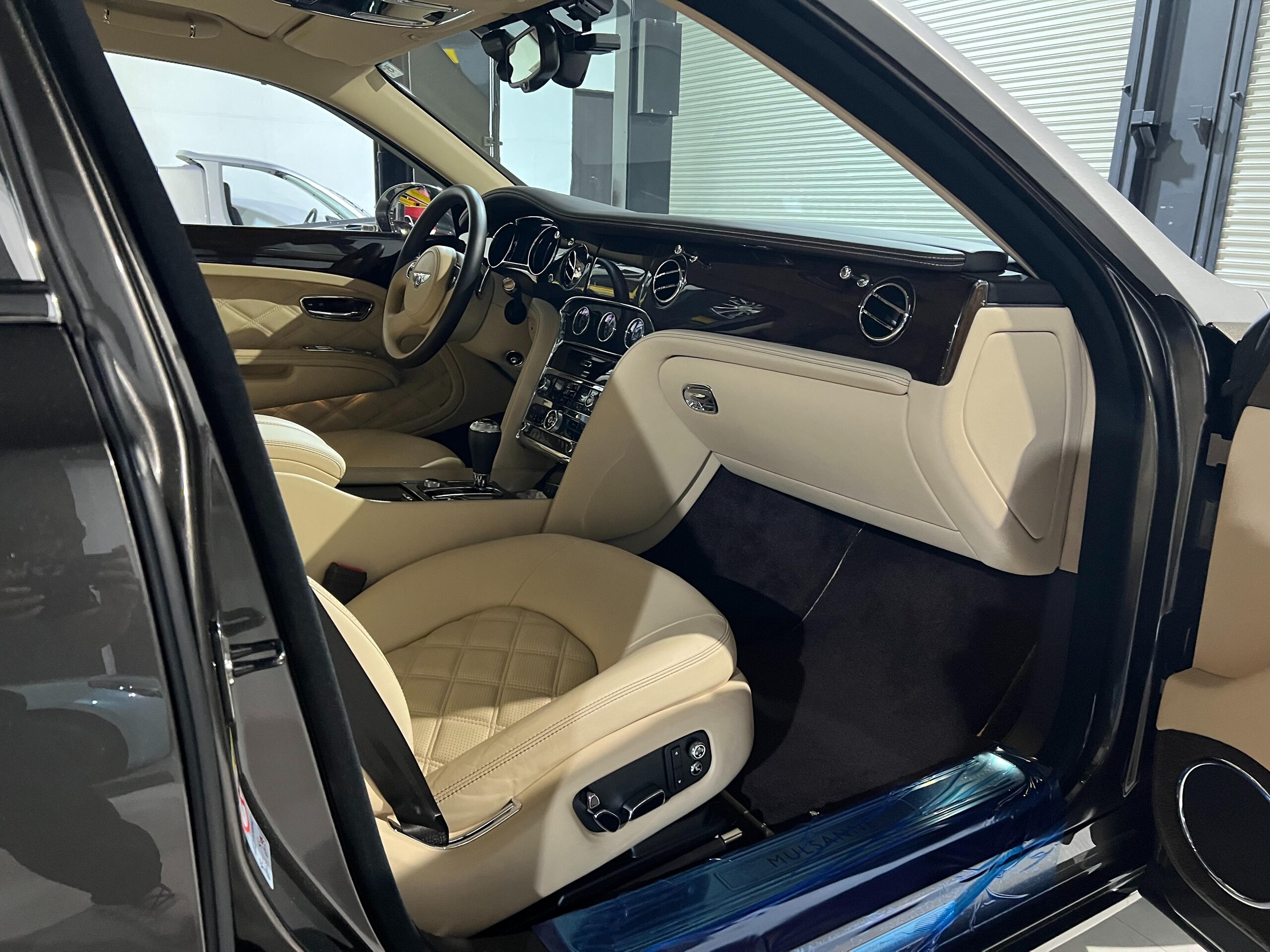 2014 Bentley Mulsanne — Photo 12 / 34