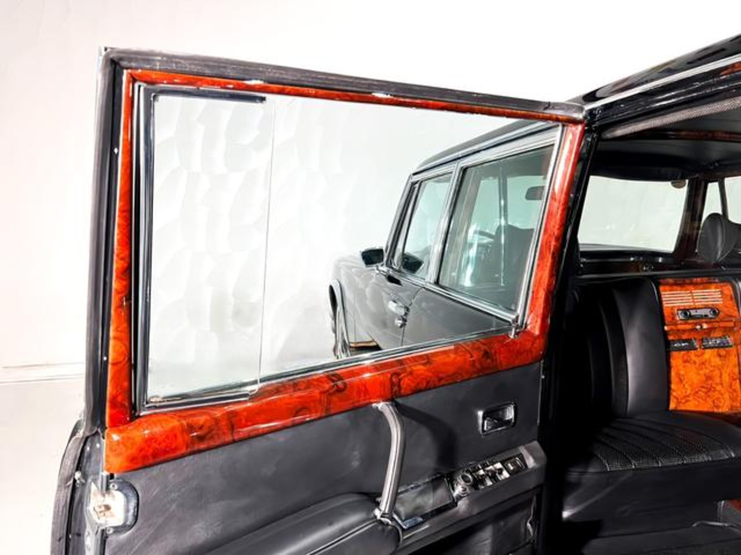 1989 Mercedes Benz 600 Pullman — Photo 19 / 24