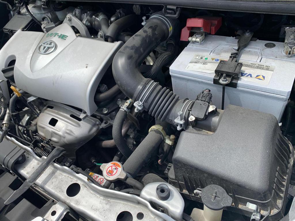 2019 Toyota Vitz — Photo 7 / 21