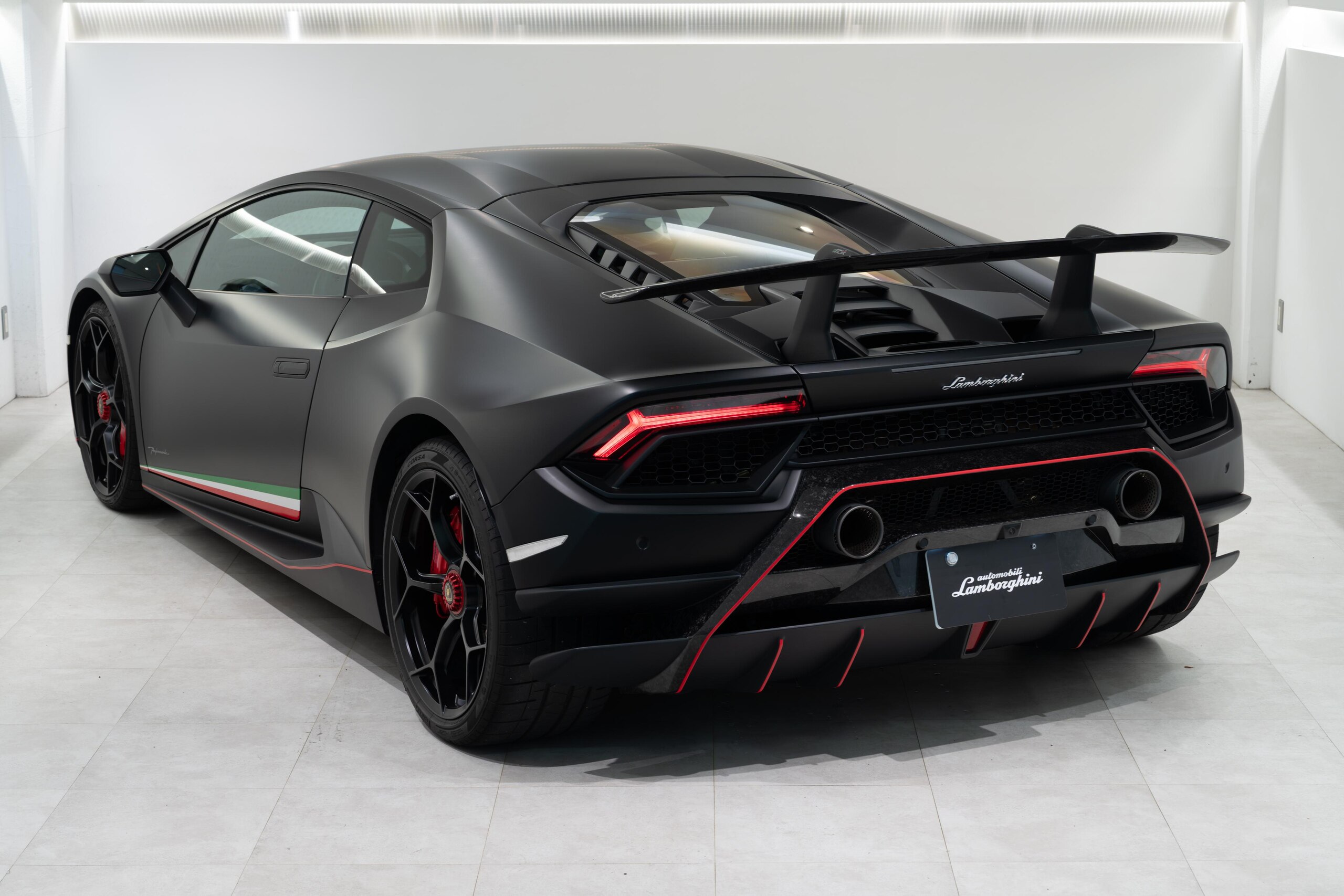 2018 Lamborghini Huracán Performante — Photo 14 / 25