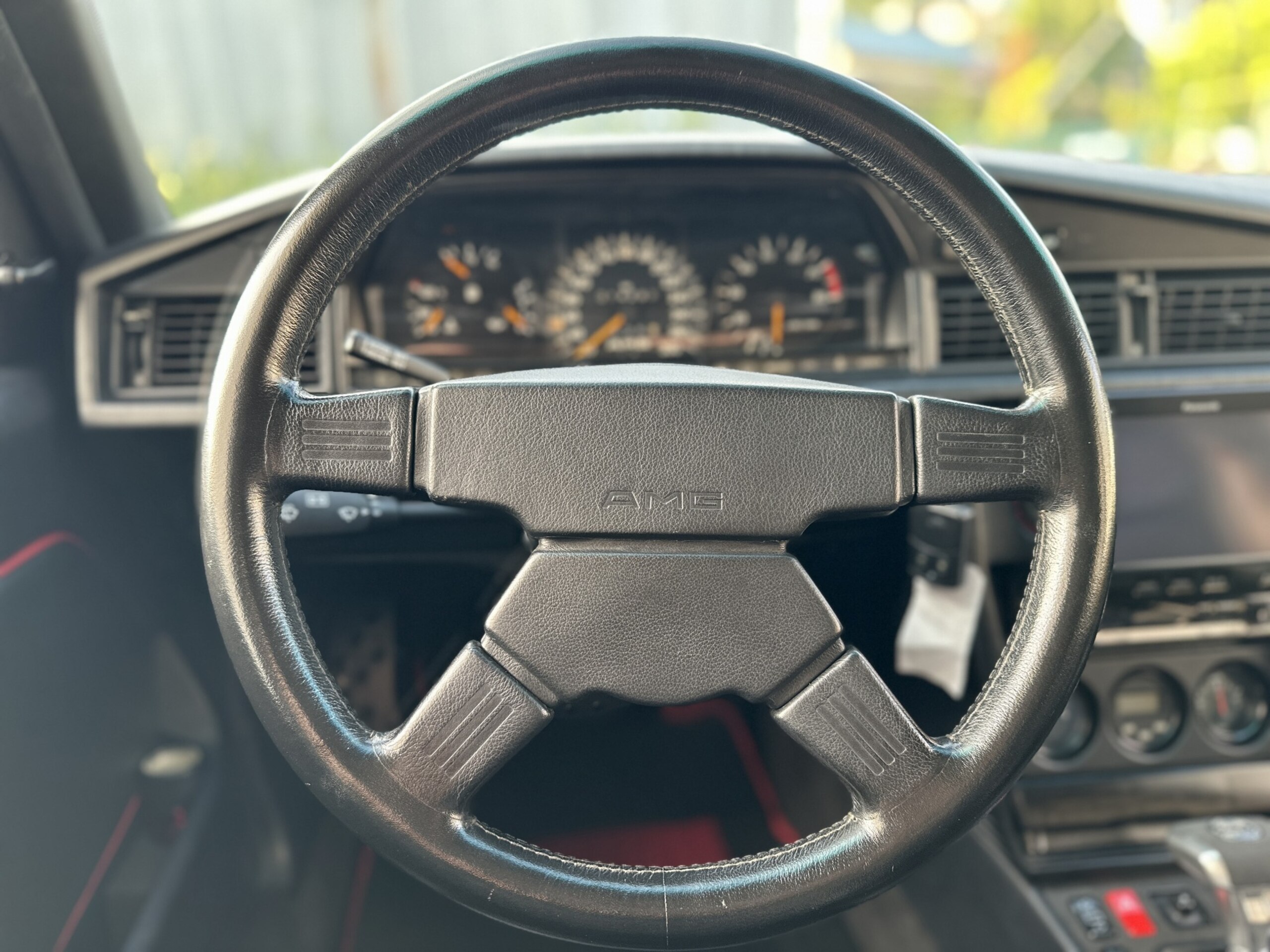 1991 Mercedes Benz 190E — Photo 23 / 36