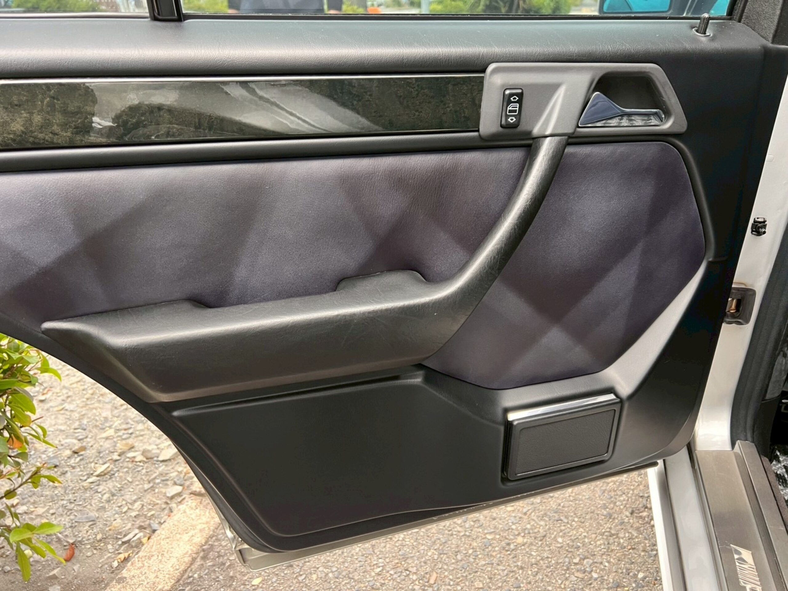 1995 Mercedes Benz E60 AMG — Photo 48 / 74