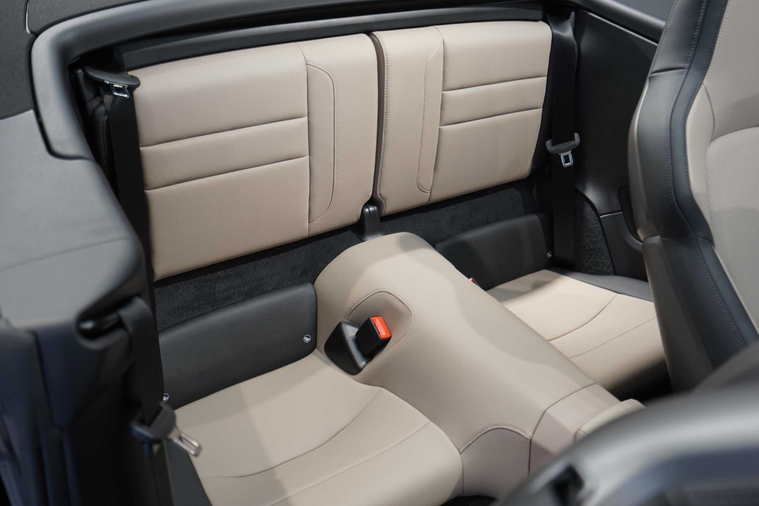 2024 Porsche 911 Carrera Cabriolet — Photo 18 / 20